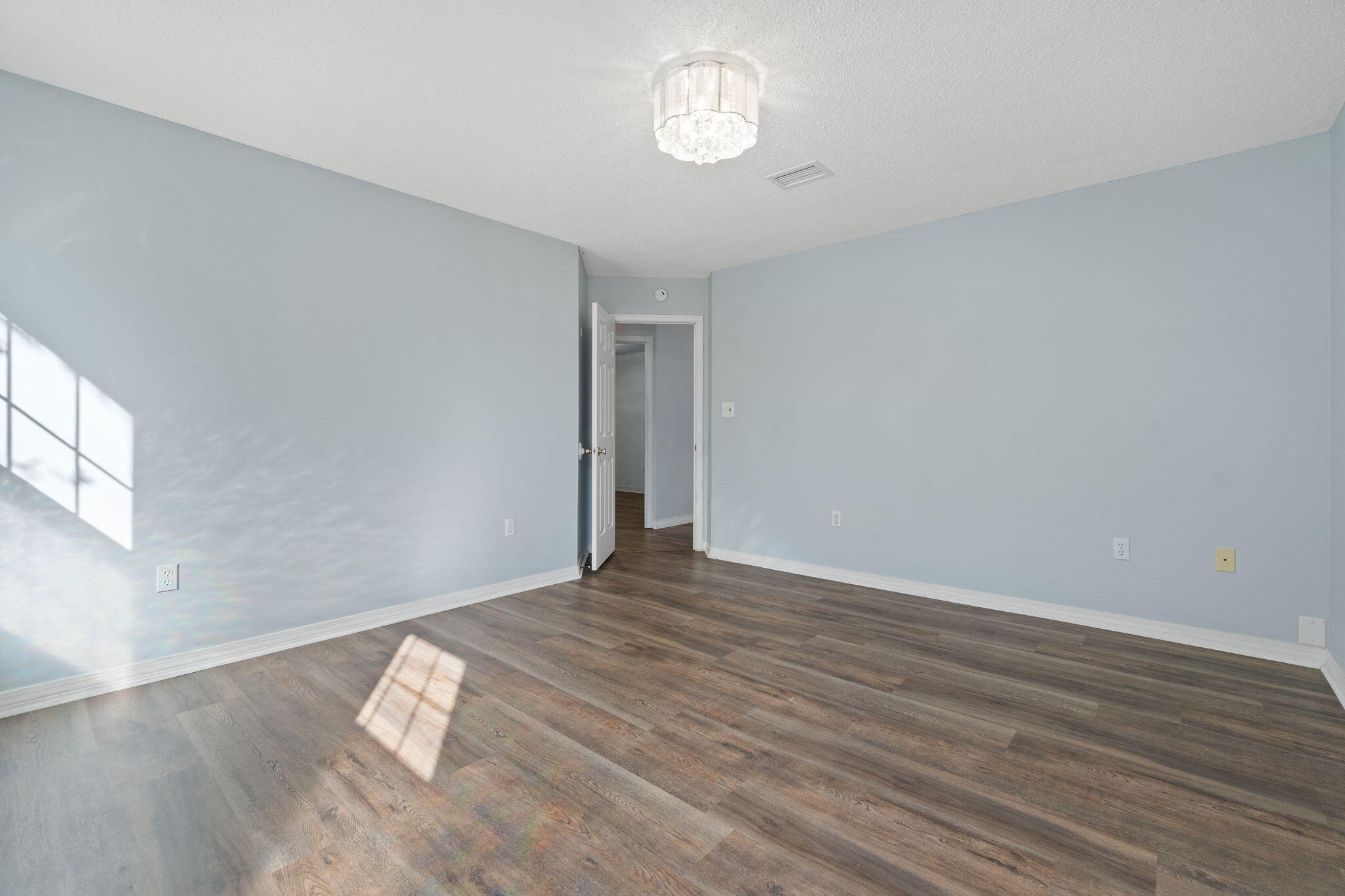 ROBLEDAL ESTATES - Residential