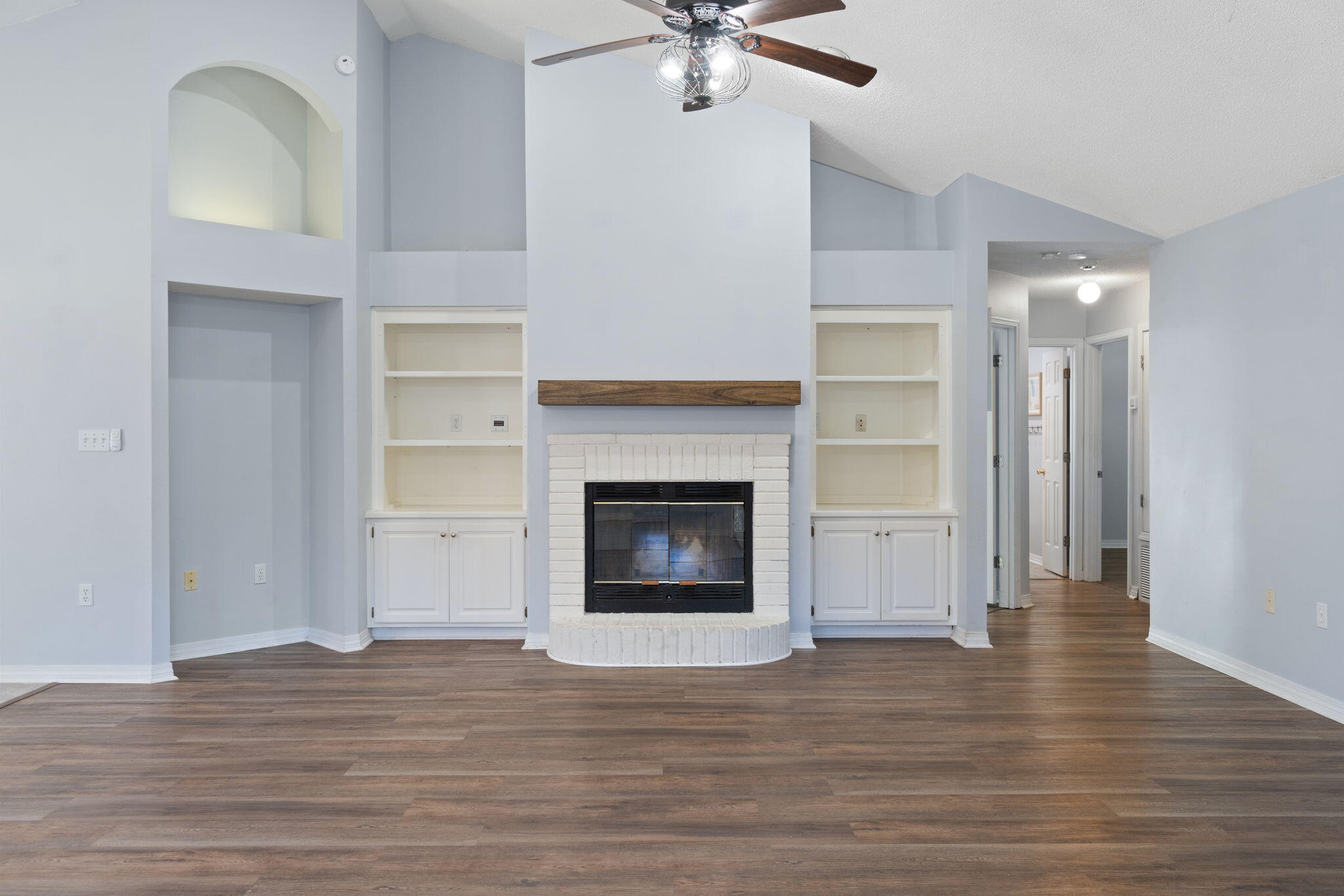 ROBLEDAL ESTATES - Residential