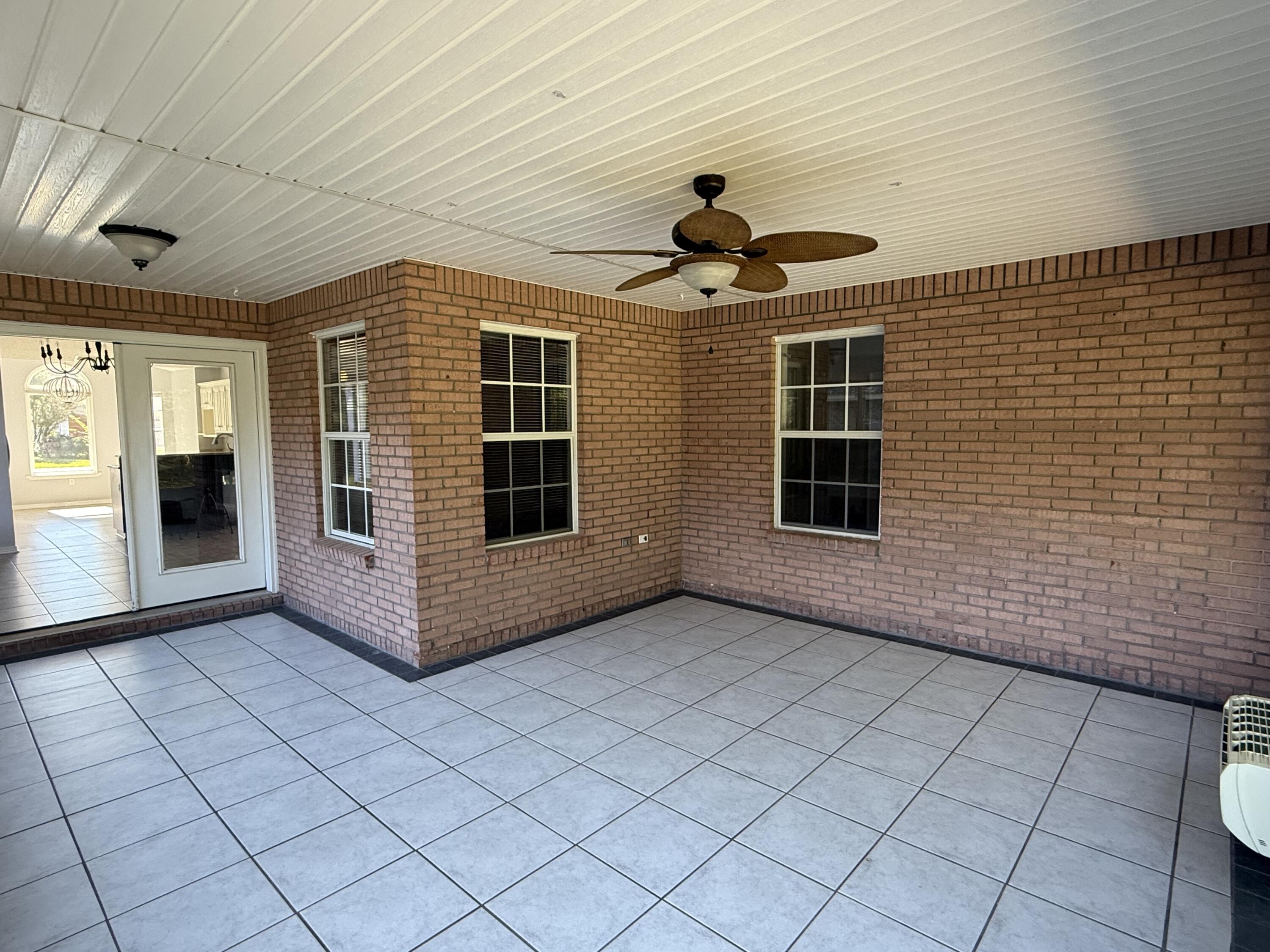 ROBLEDAL ESTATES - Residential