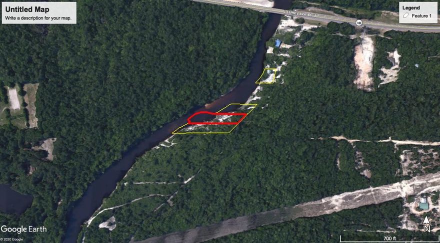 White sandy Beaches, Tea Colored water , Bring the John Boat,Fishing poles and camp fire chairs! Near Crestview Easement access.