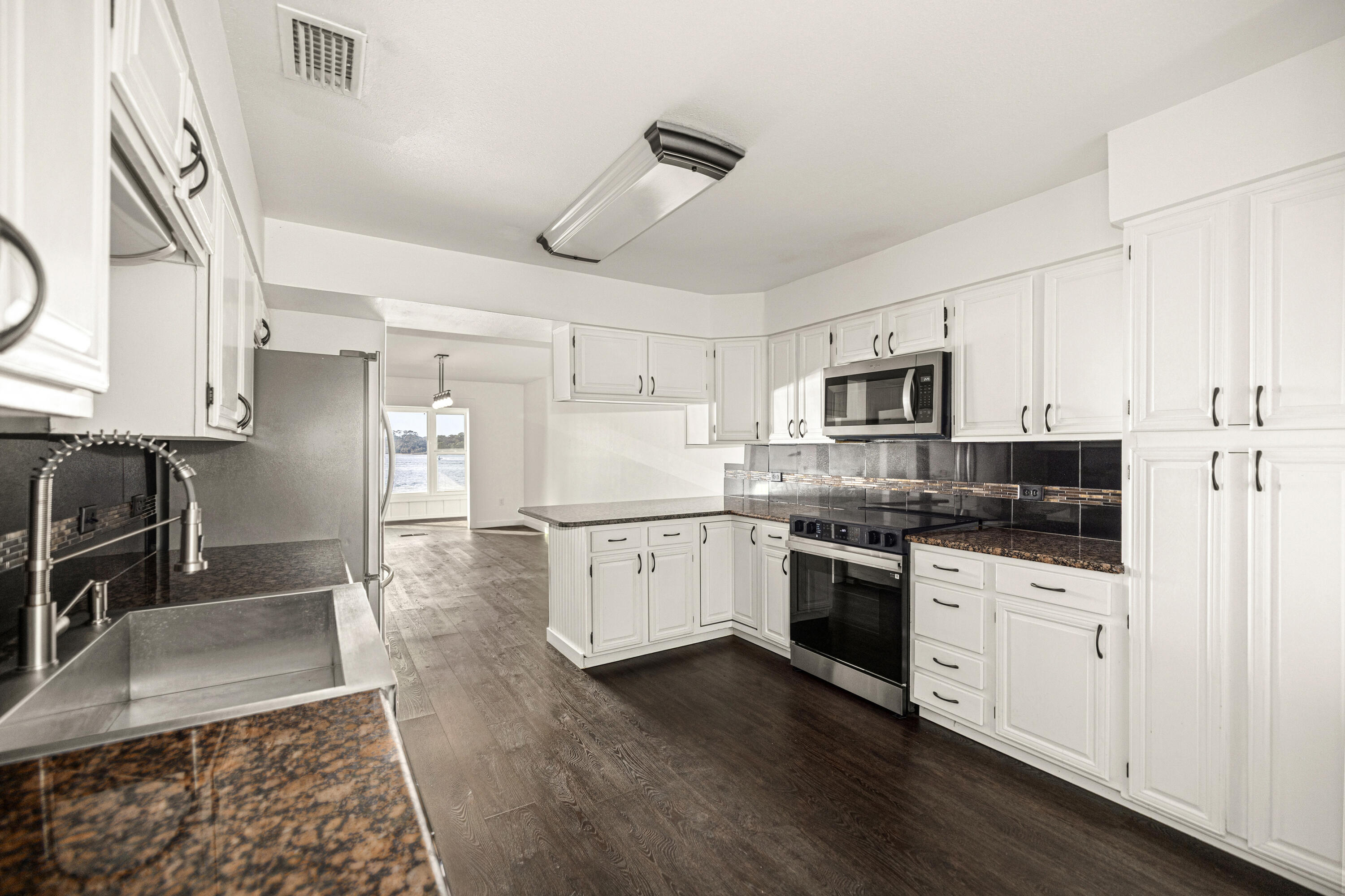 MARINA COVE VILLAGE PH 3 - Residential