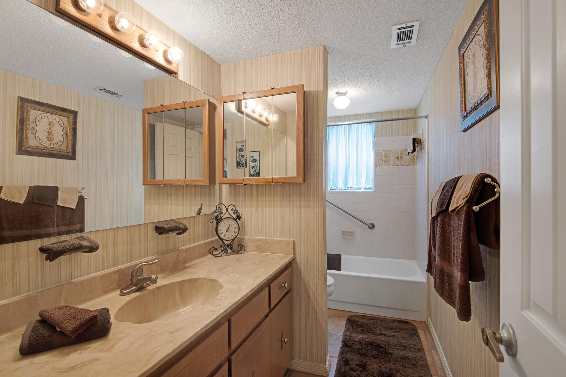 DONLABROOK GARDYNS - Residential