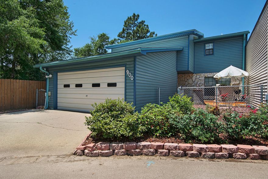 This home is move in ready.Fantastic location, Between both bases. Large 3 bedroom 3 bath home in Popular Donlabrook Gardyns. Close to everything, both bases, shopping. Medical, Dental. Freshly painted. No HOA Dues. Owner will help with closing cost with acceptable offer.