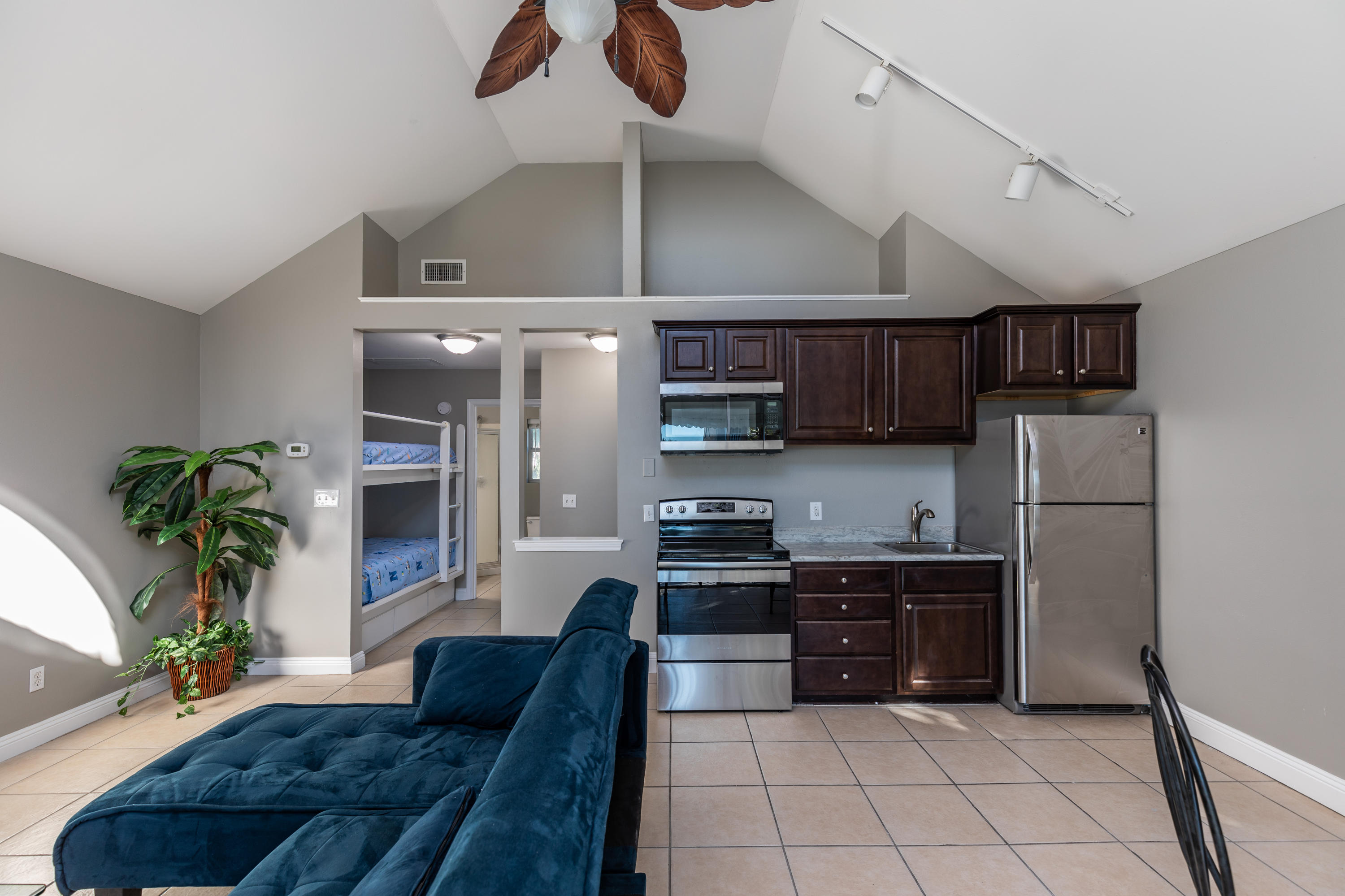 NANTUCKET COTTAGES - Residential