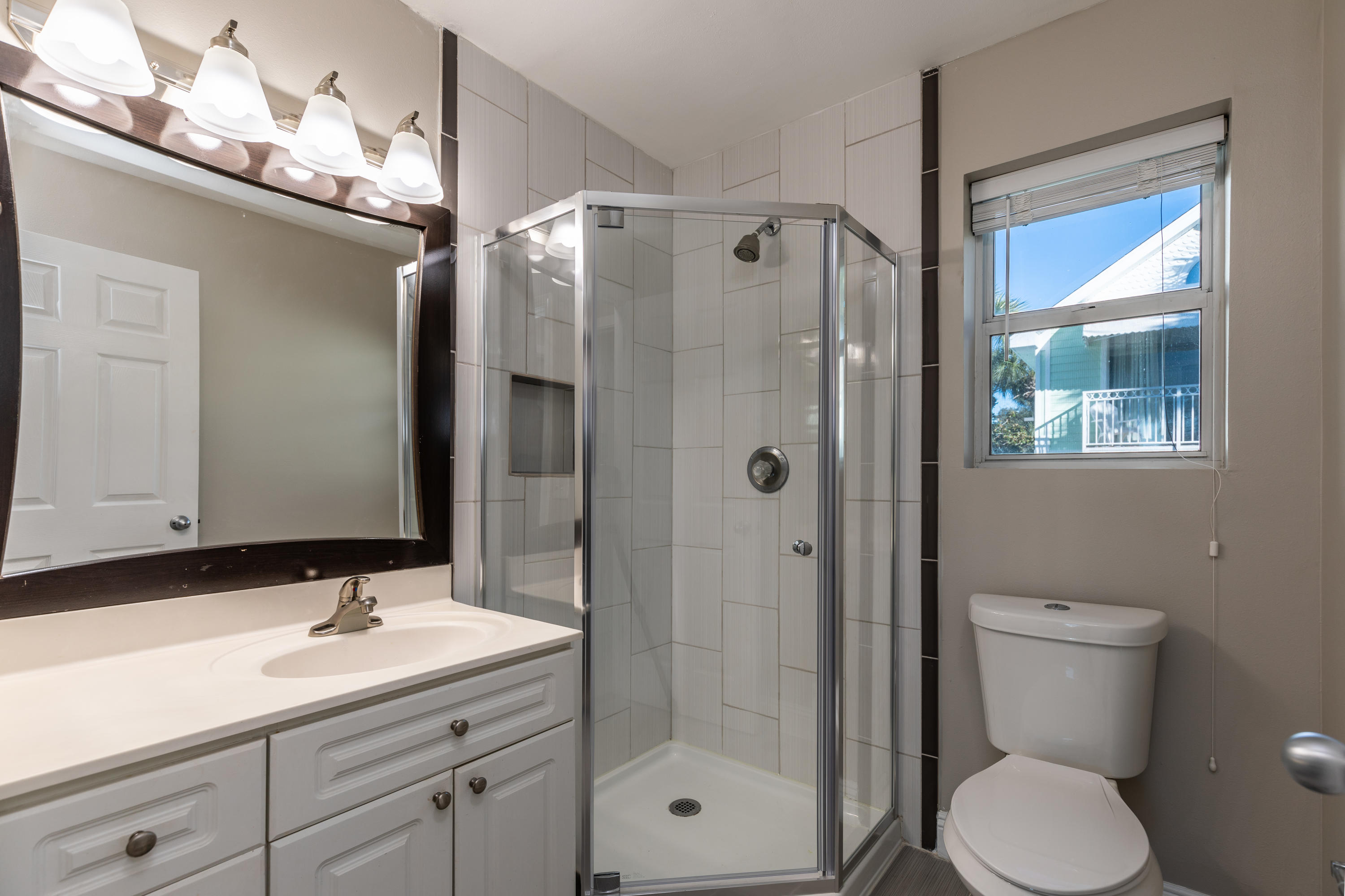 NANTUCKET COTTAGES - Residential