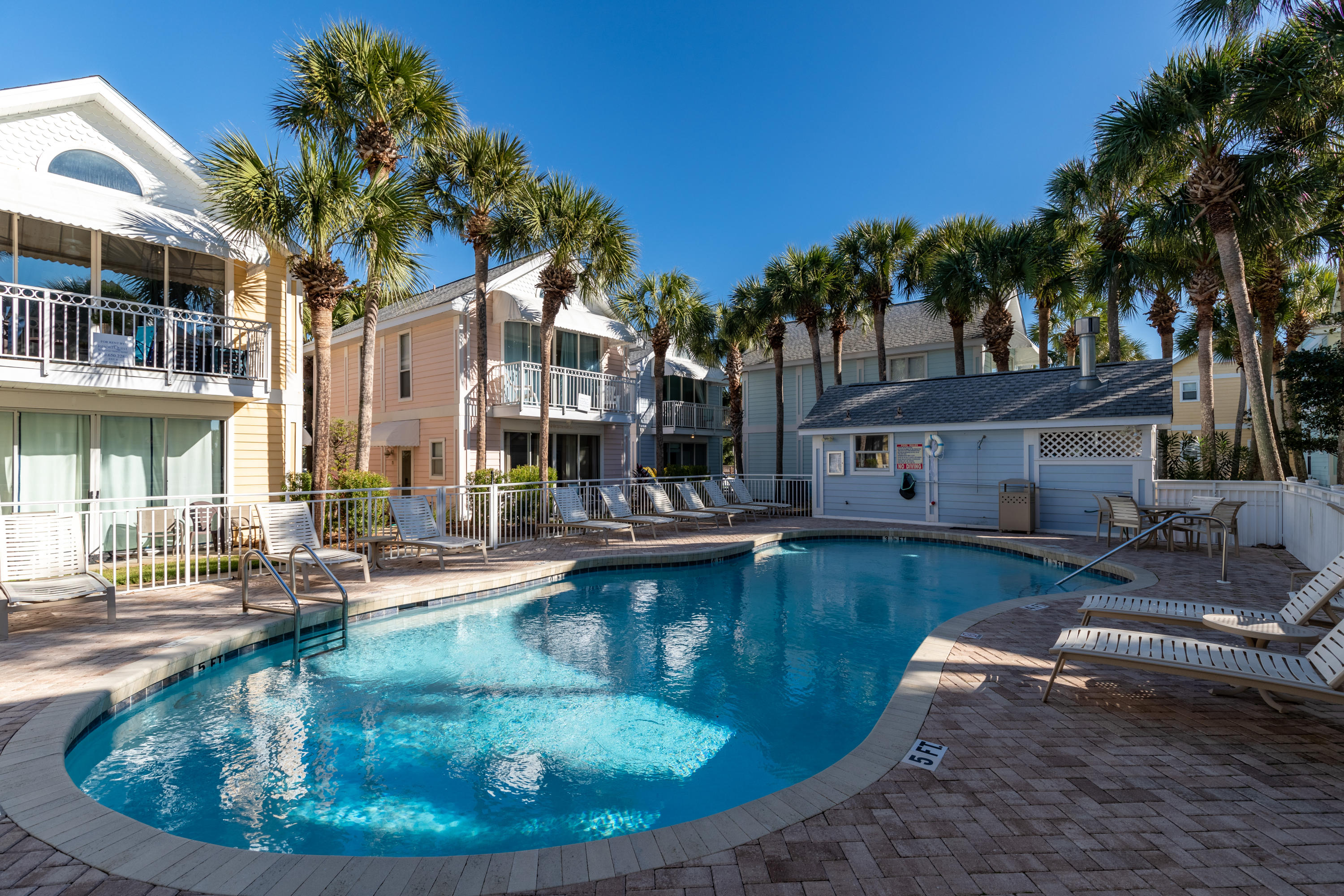 NANTUCKET COTTAGES - Residential