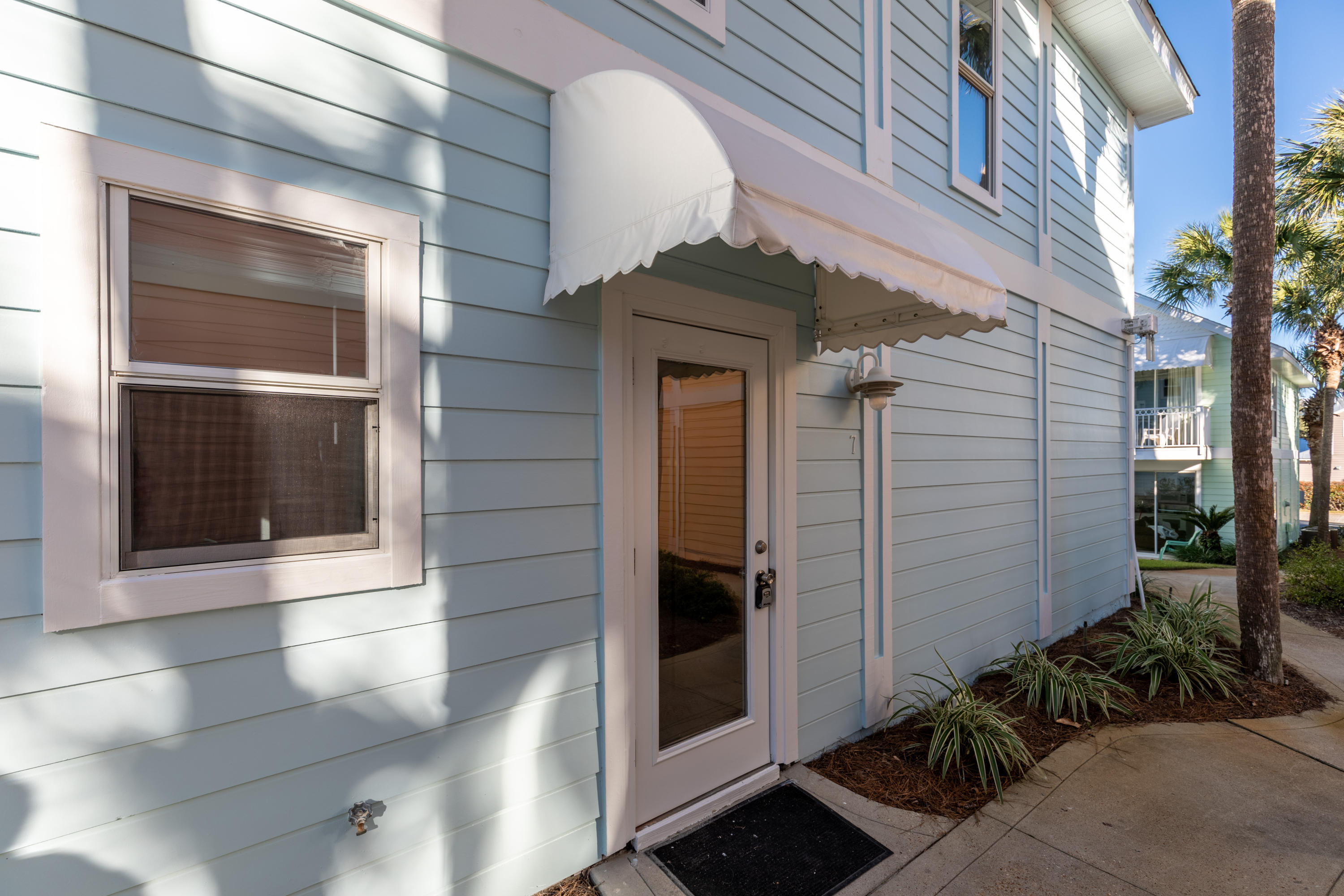 NANTUCKET COTTAGES - Residential