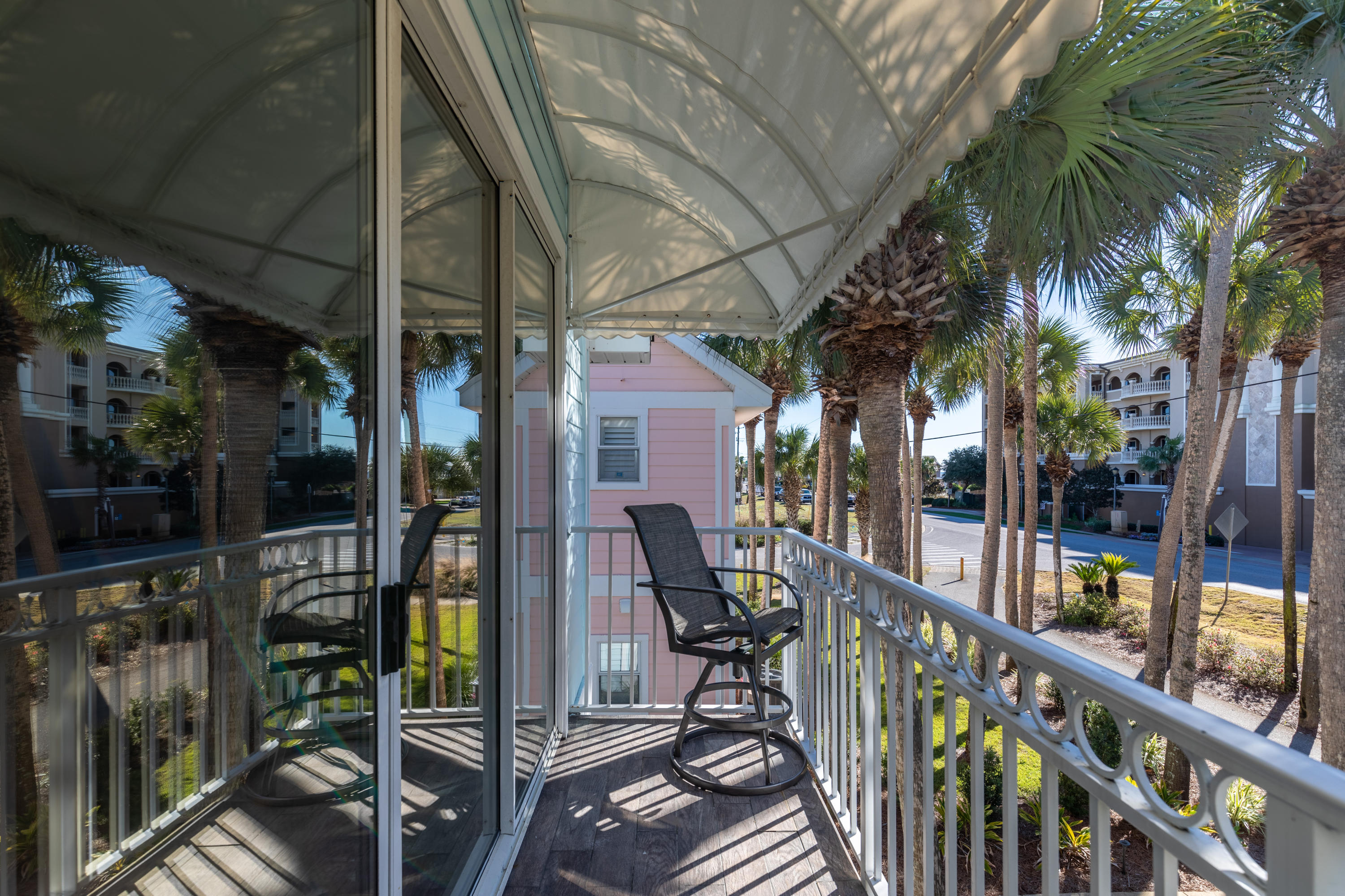 NANTUCKET COTTAGES - Residential