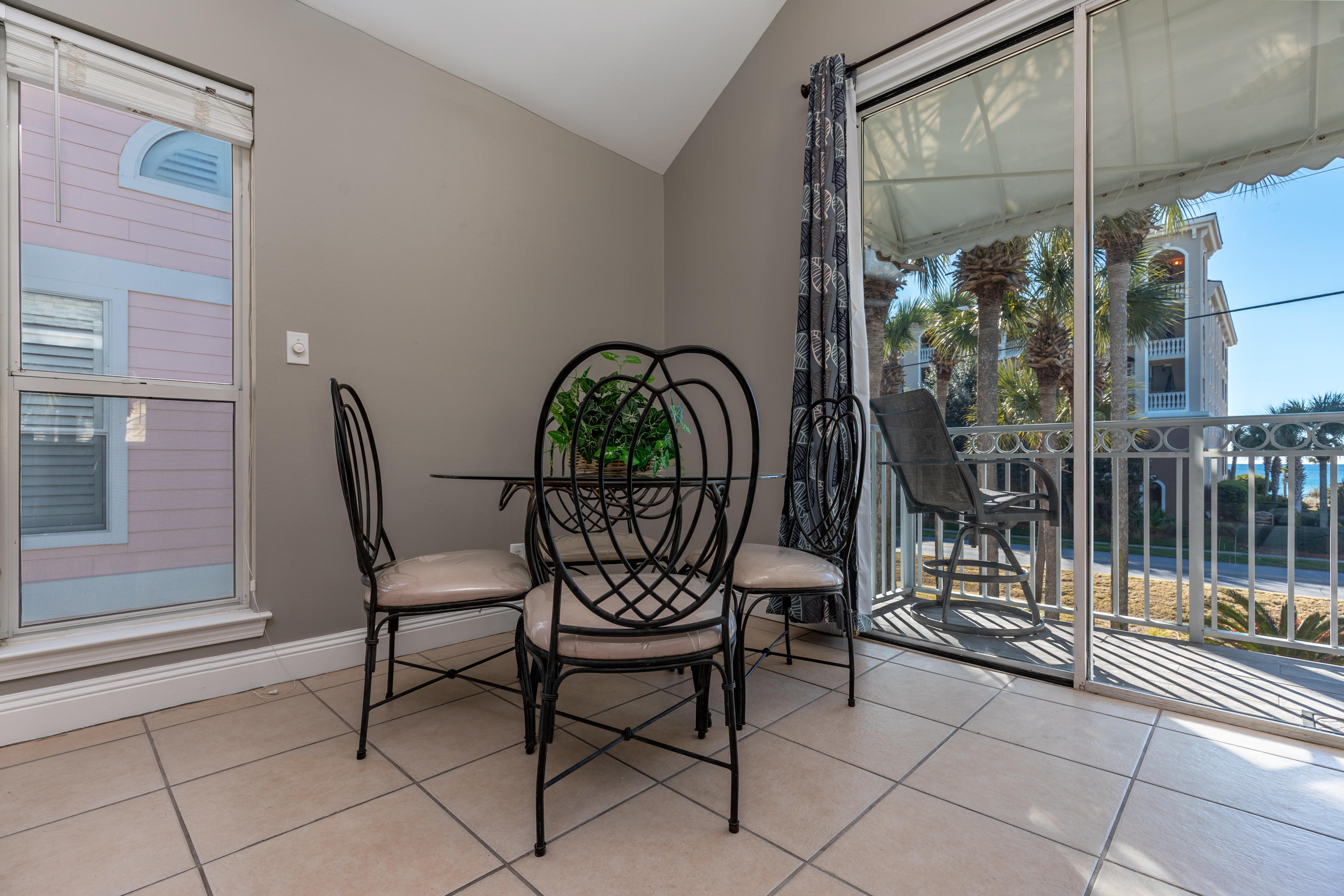 NANTUCKET COTTAGES - Residential