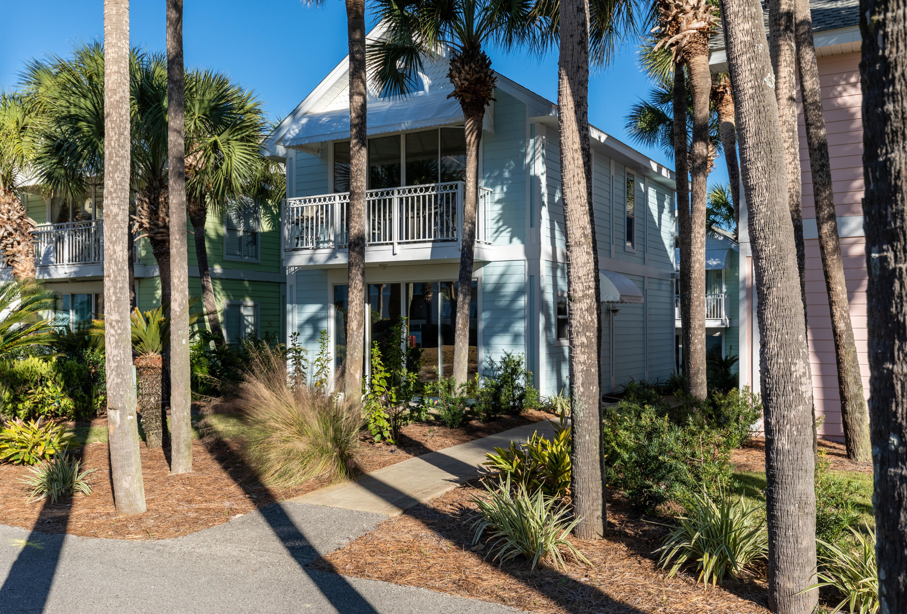 NANTUCKET COTTAGES - Residential