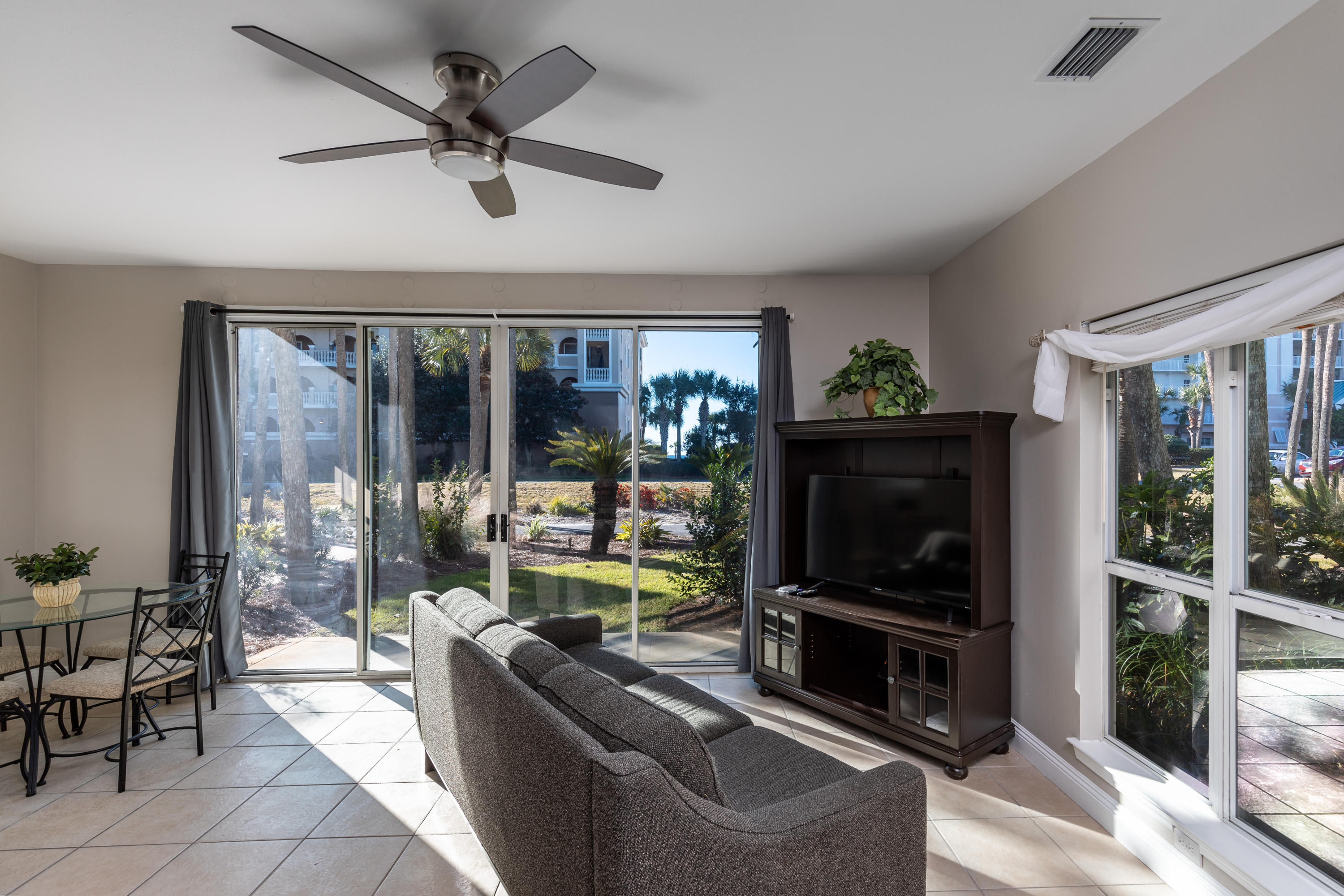 NANTUCKET COTTAGES - Residential