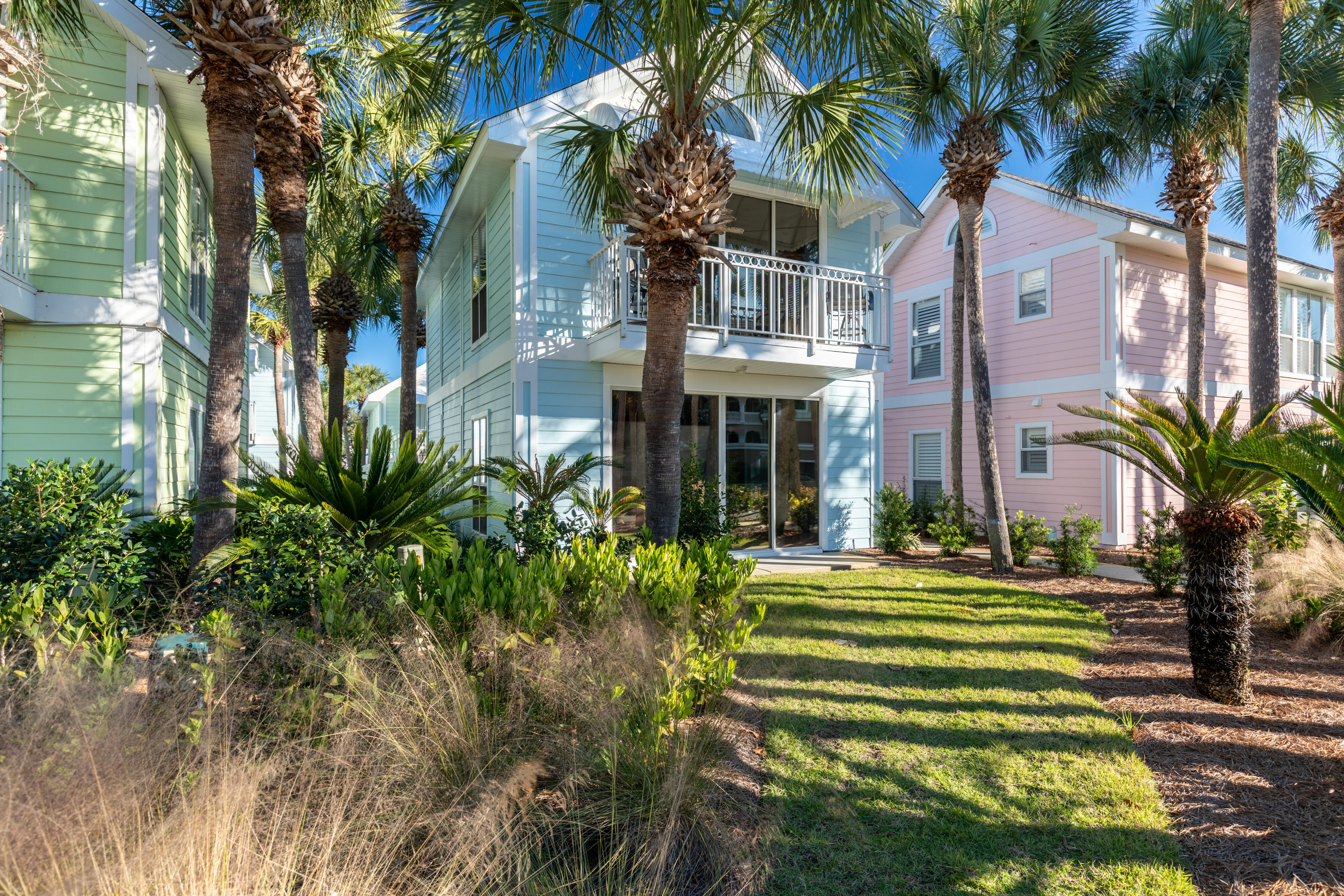NANTUCKET COTTAGES - Residential