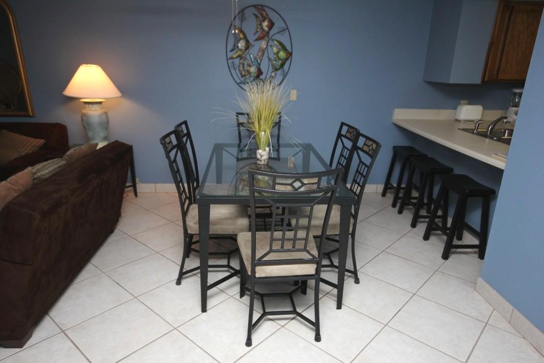 ISLANDER CONDO - Residential