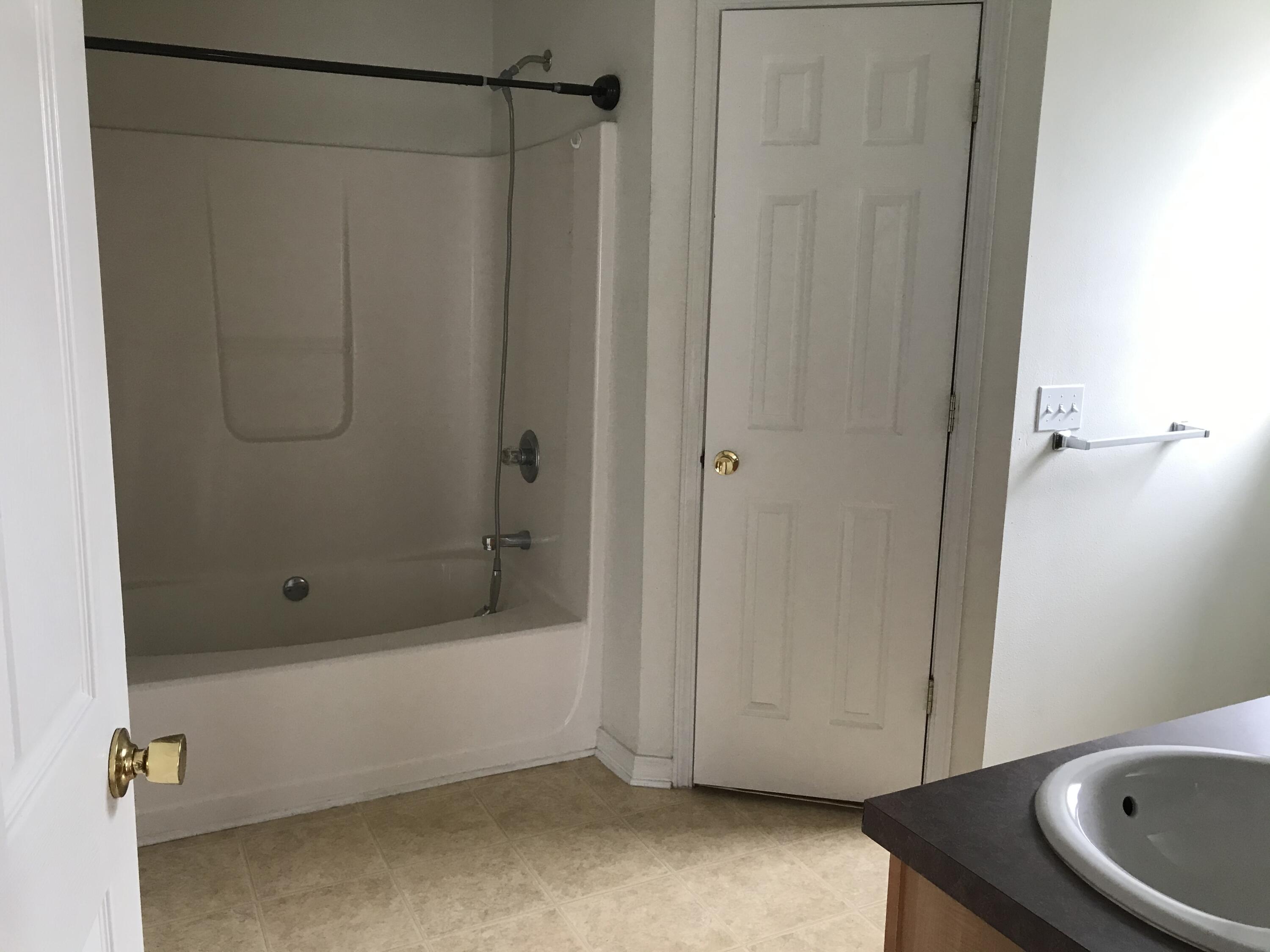 REDSTONE ESTATES - Residential Lease