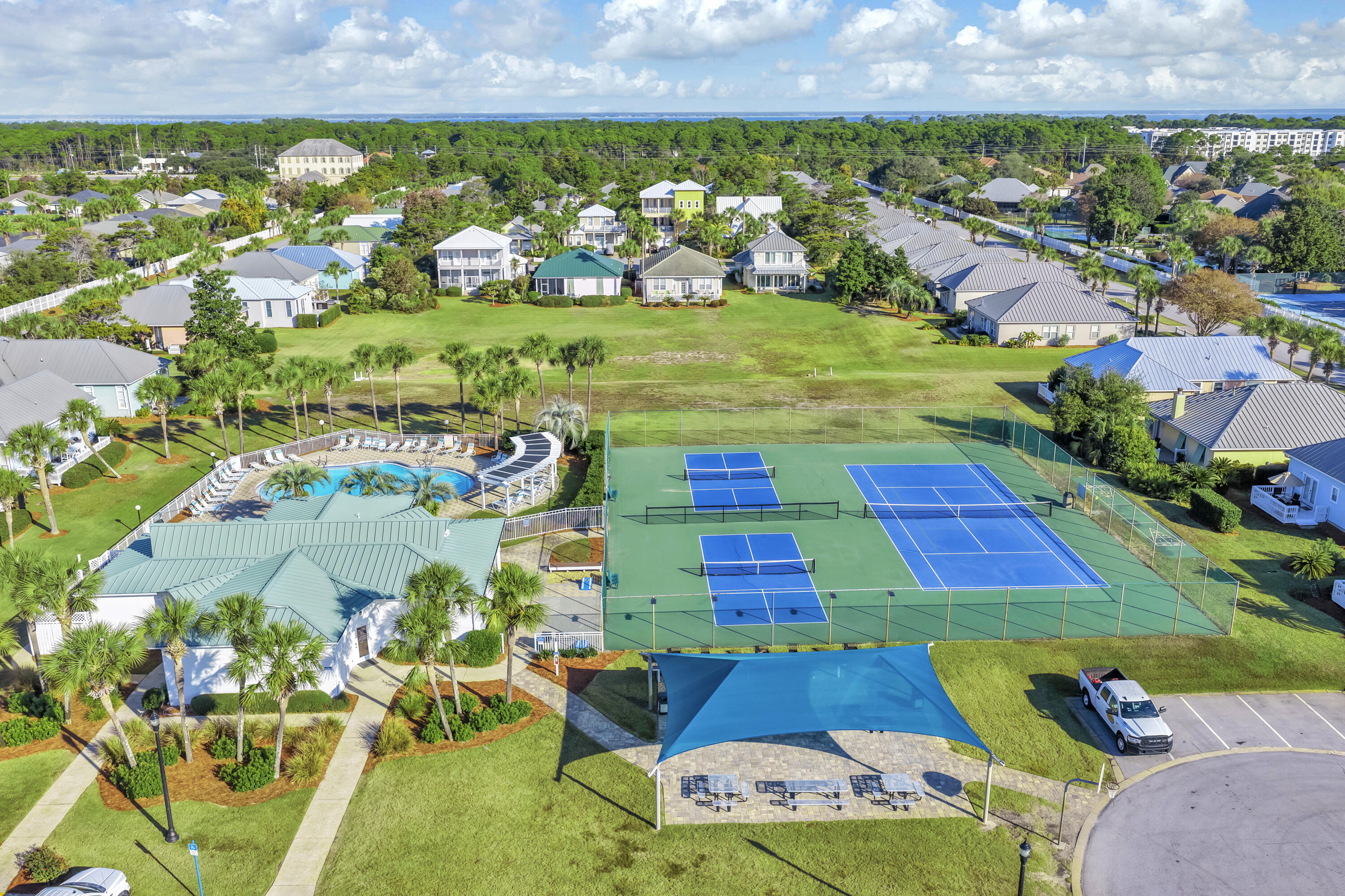 MARAVILLA CONDO 2 - Residential