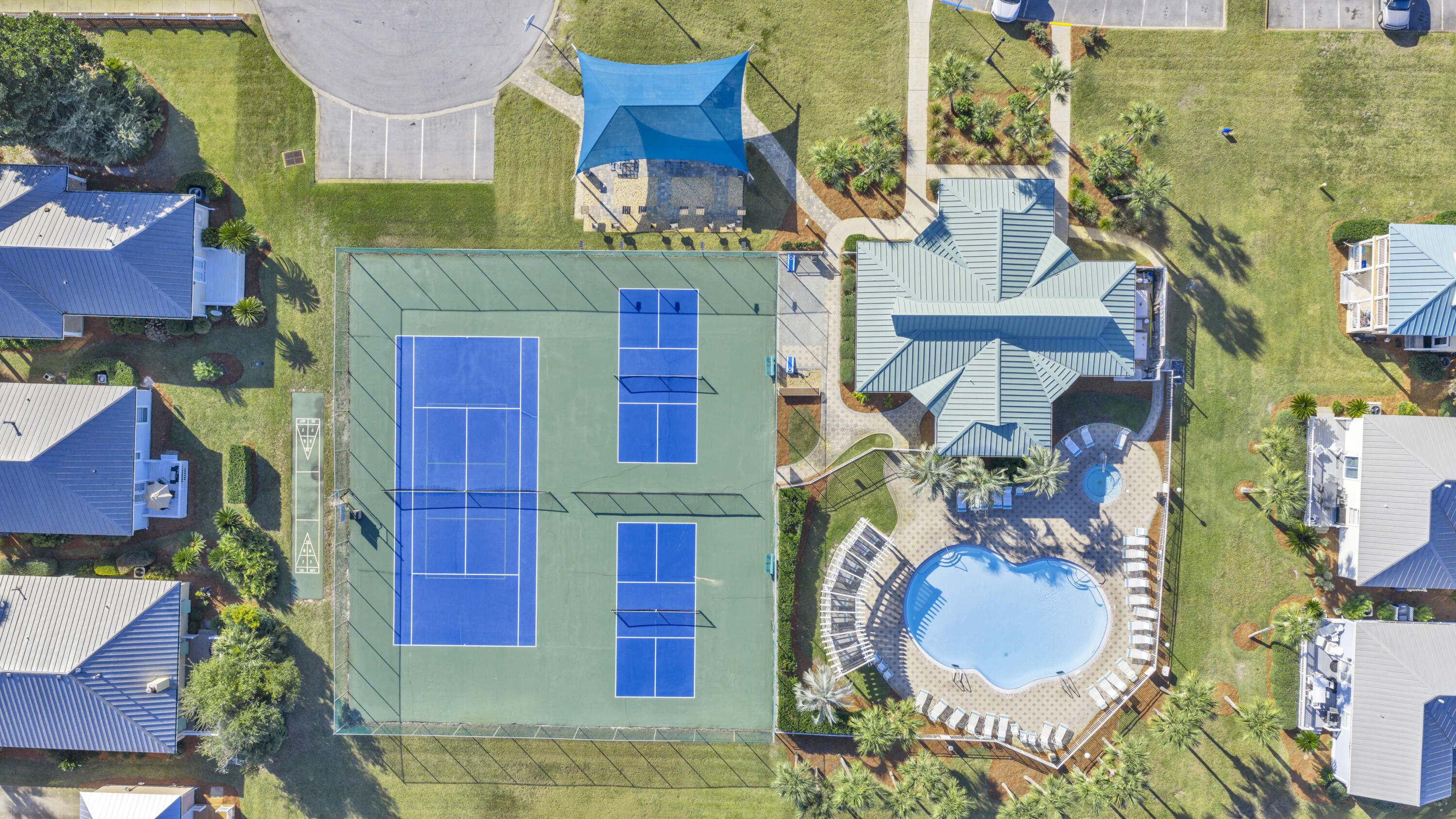 MARAVILLA CONDO 2 - Residential