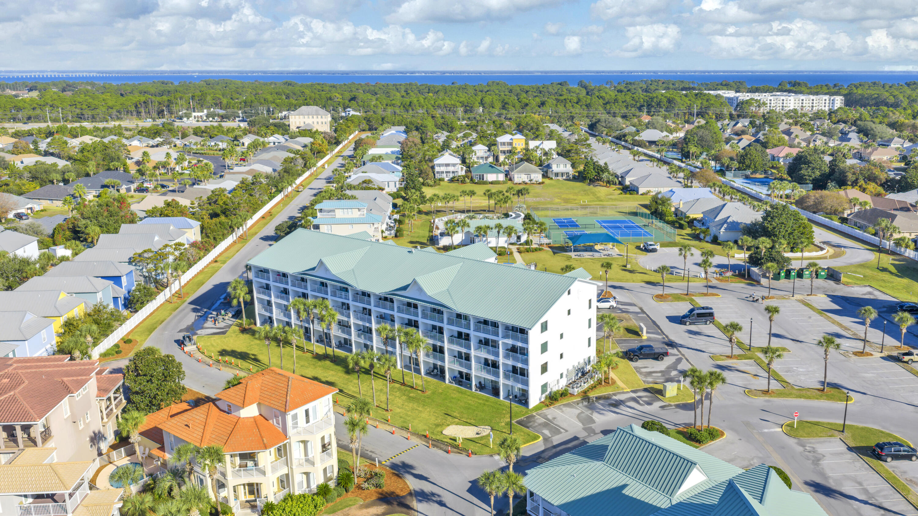 MARAVILLA CONDO 2 - Residential