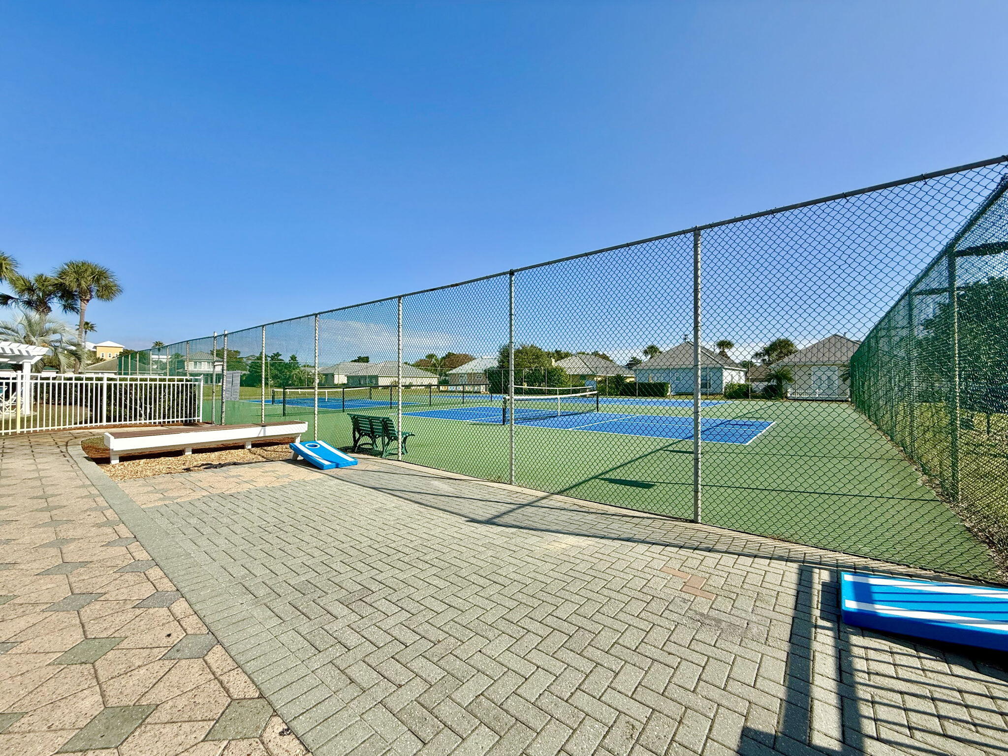 MARAVILLA CONDO 2 - Residential