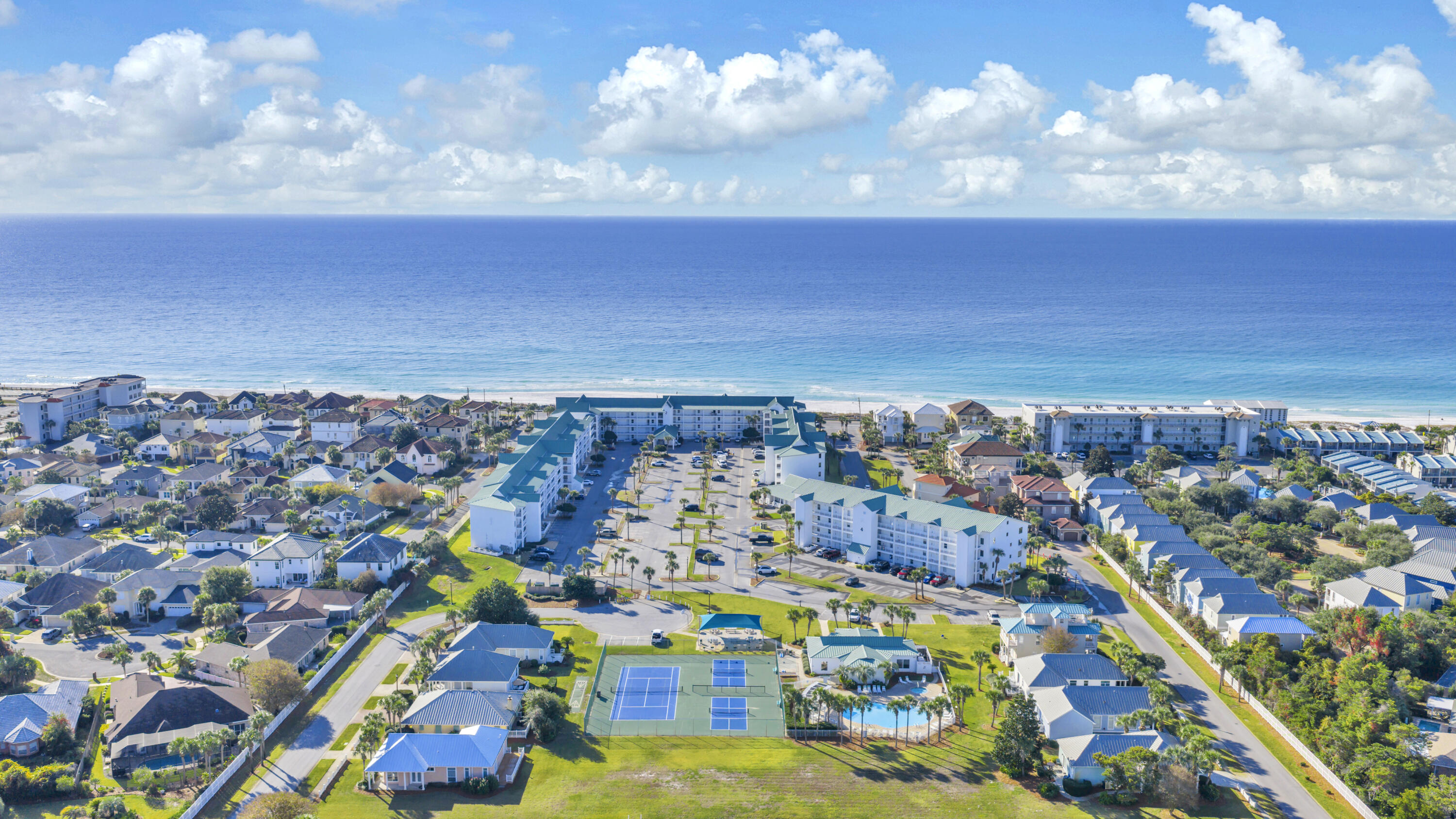 MARAVILLA CONDO 2 - Residential