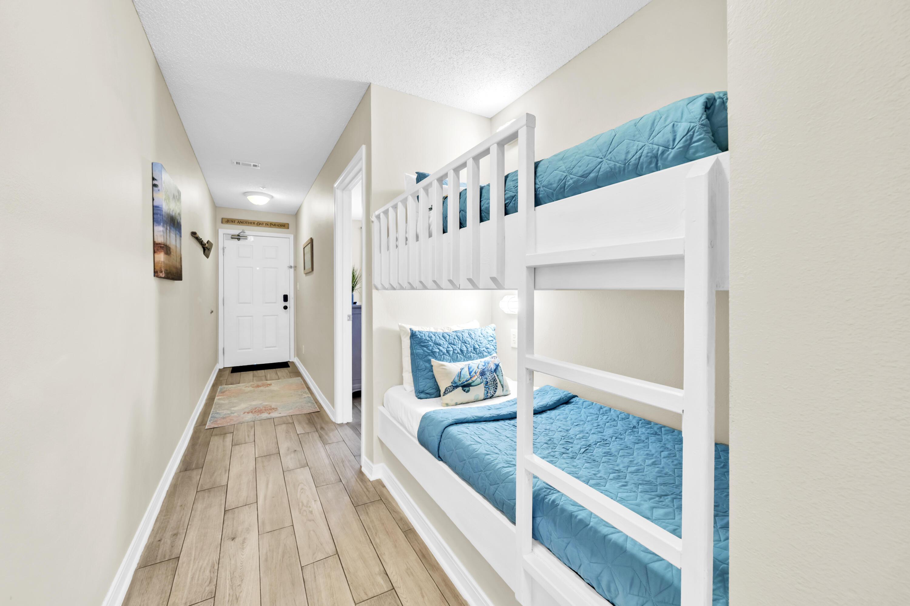 MARAVILLA CONDO 2 - Residential