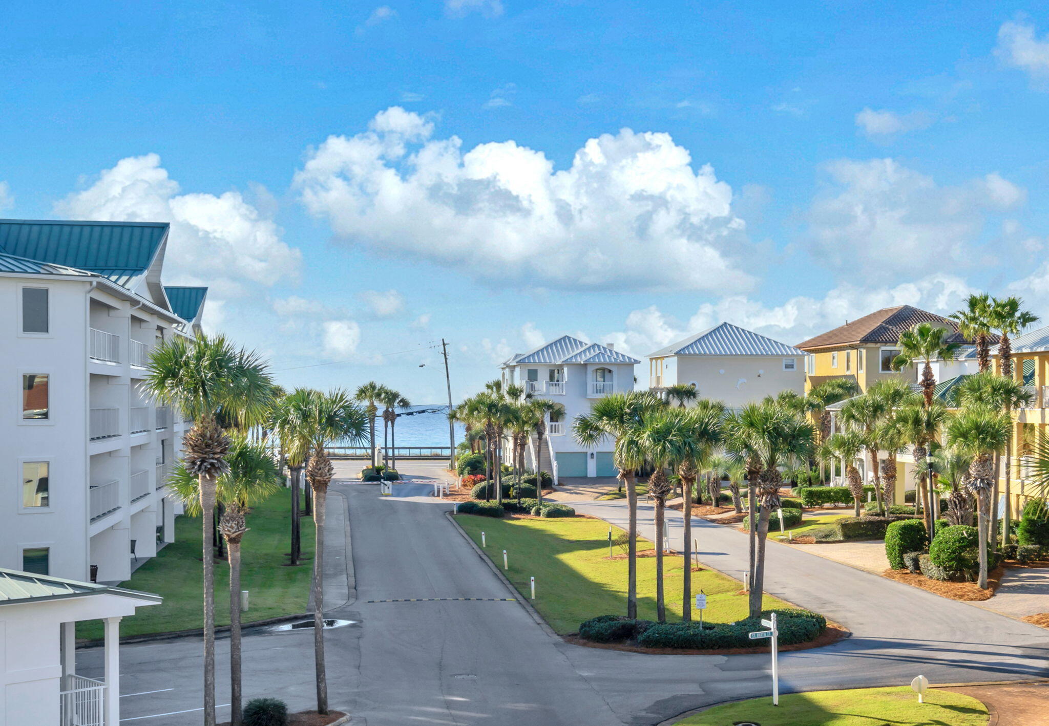 MARAVILLA CONDO 2 - Residential