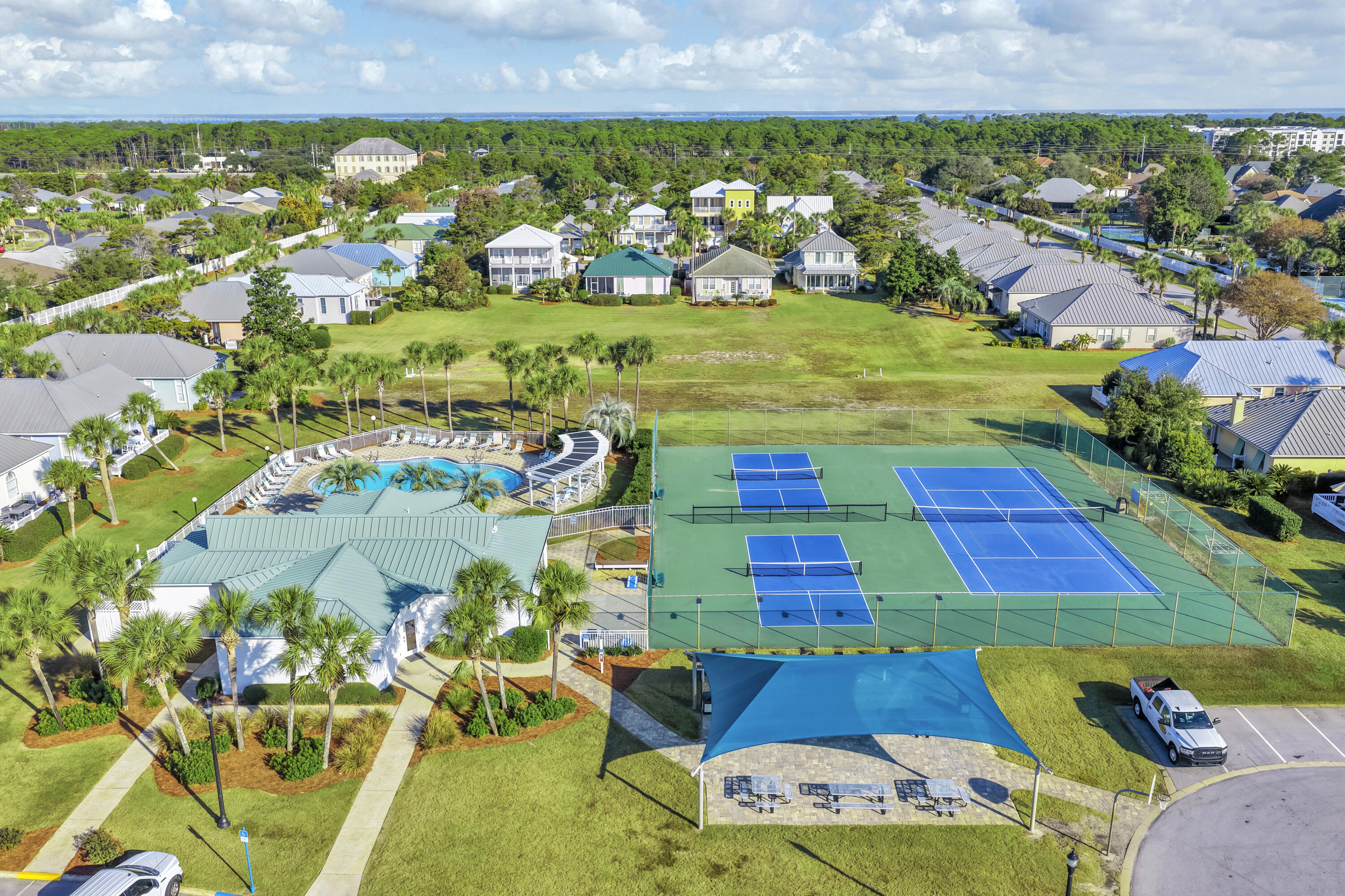 MARAVILLA CONDO 2 - Residential