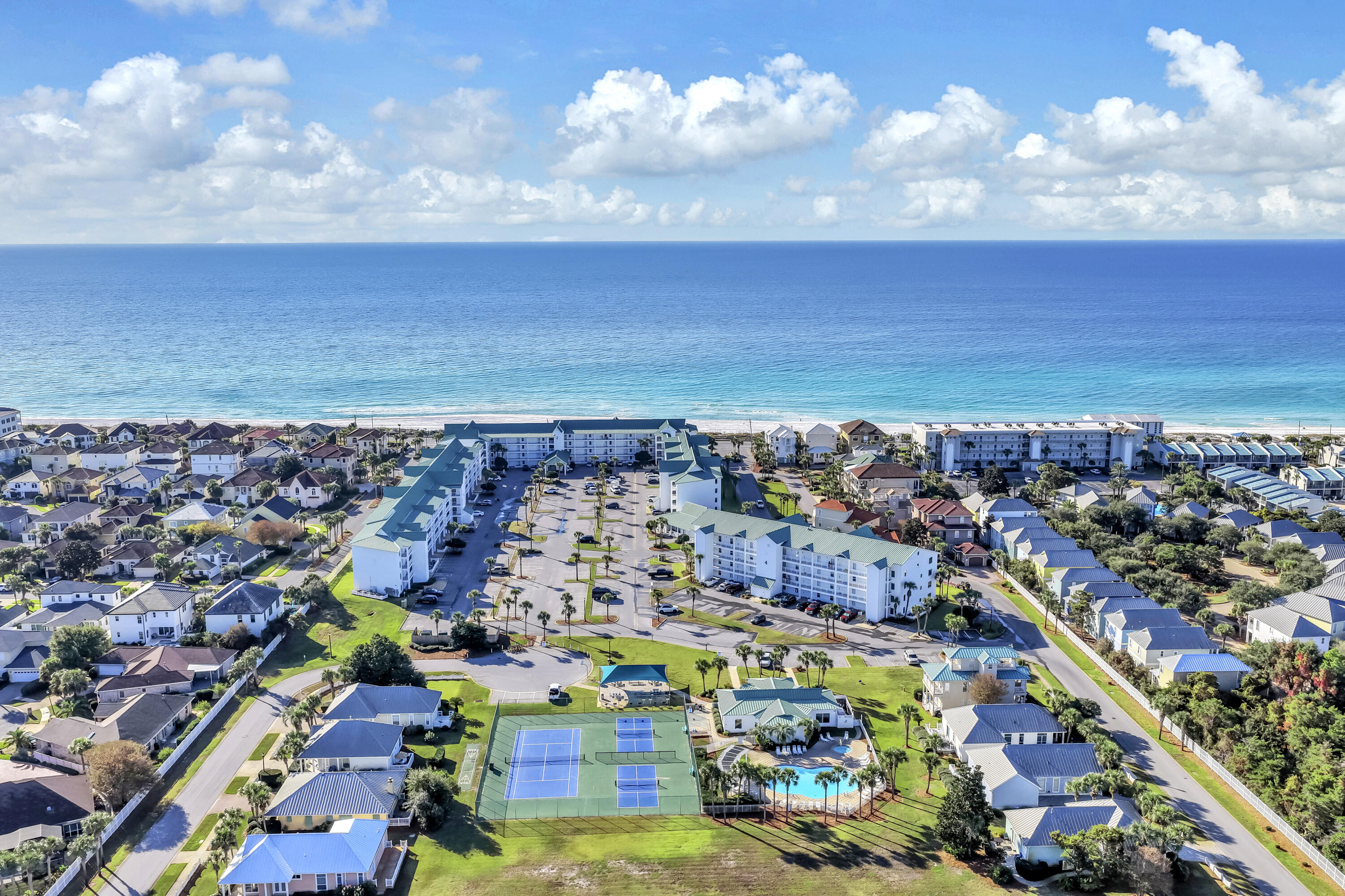 MARAVILLA CONDO 2 - Residential