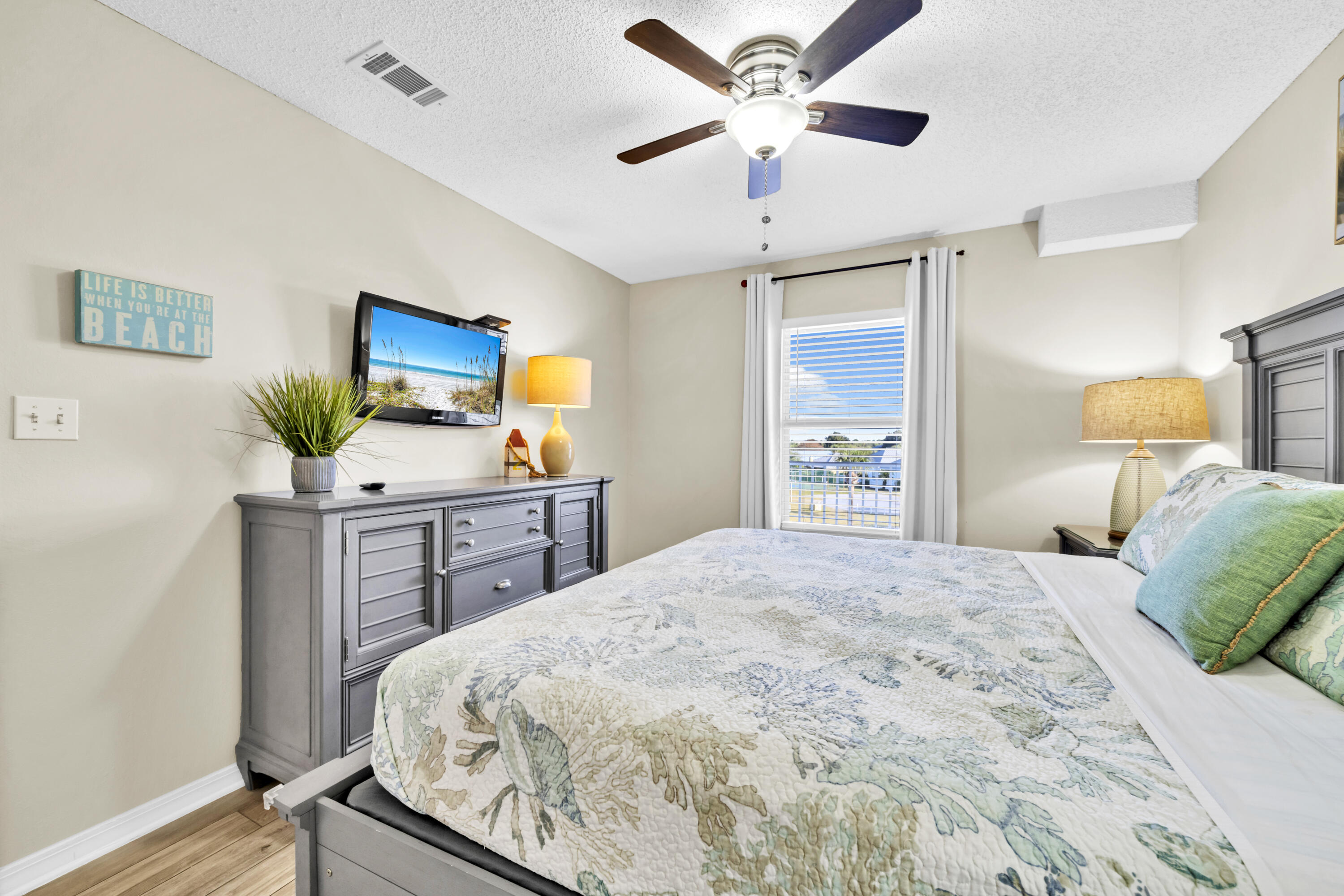 MARAVILLA CONDO 2 - Residential