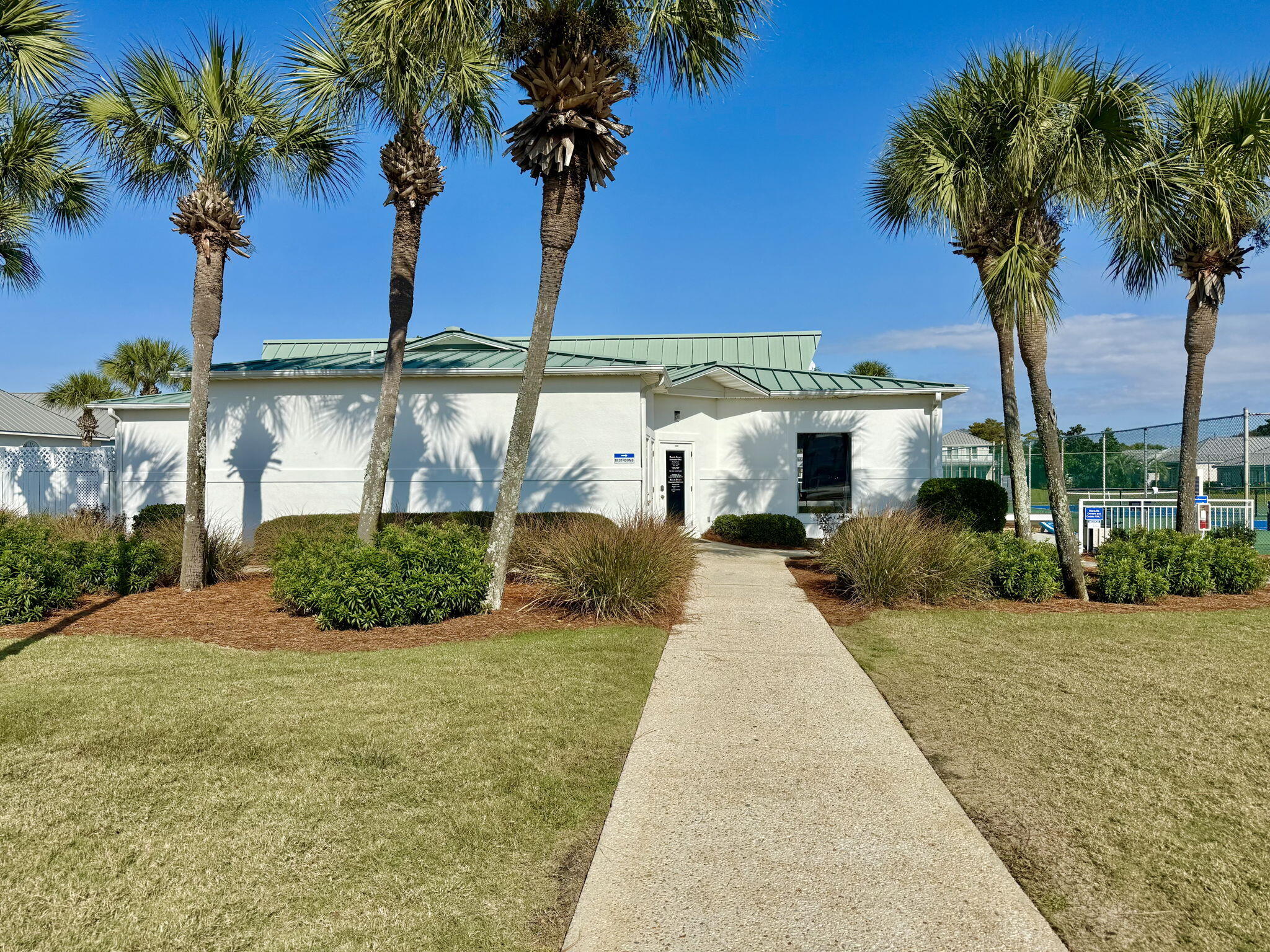 MARAVILLA CONDO 2 - Residential