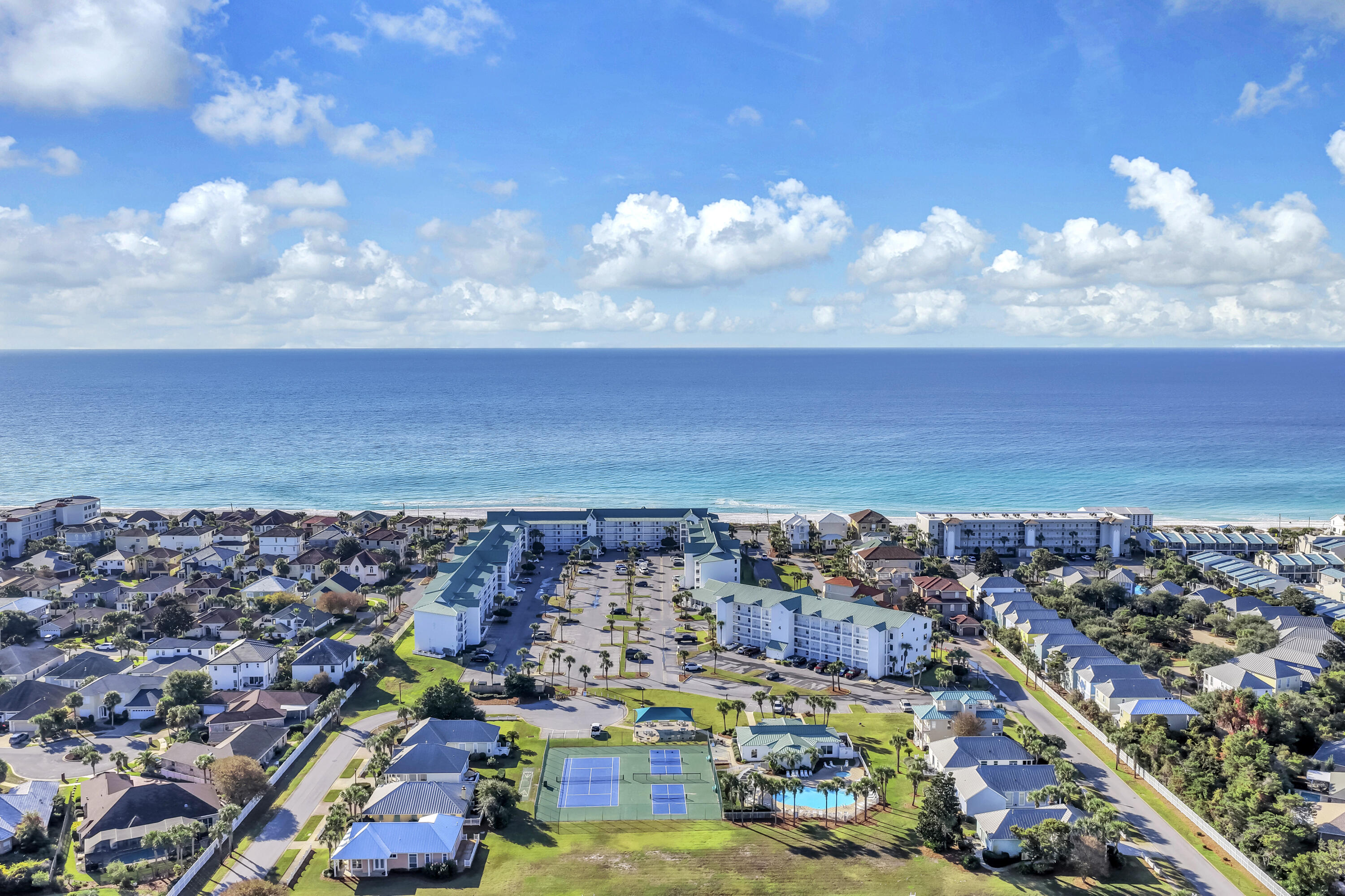 MARAVILLA CONDO 2 - Residential