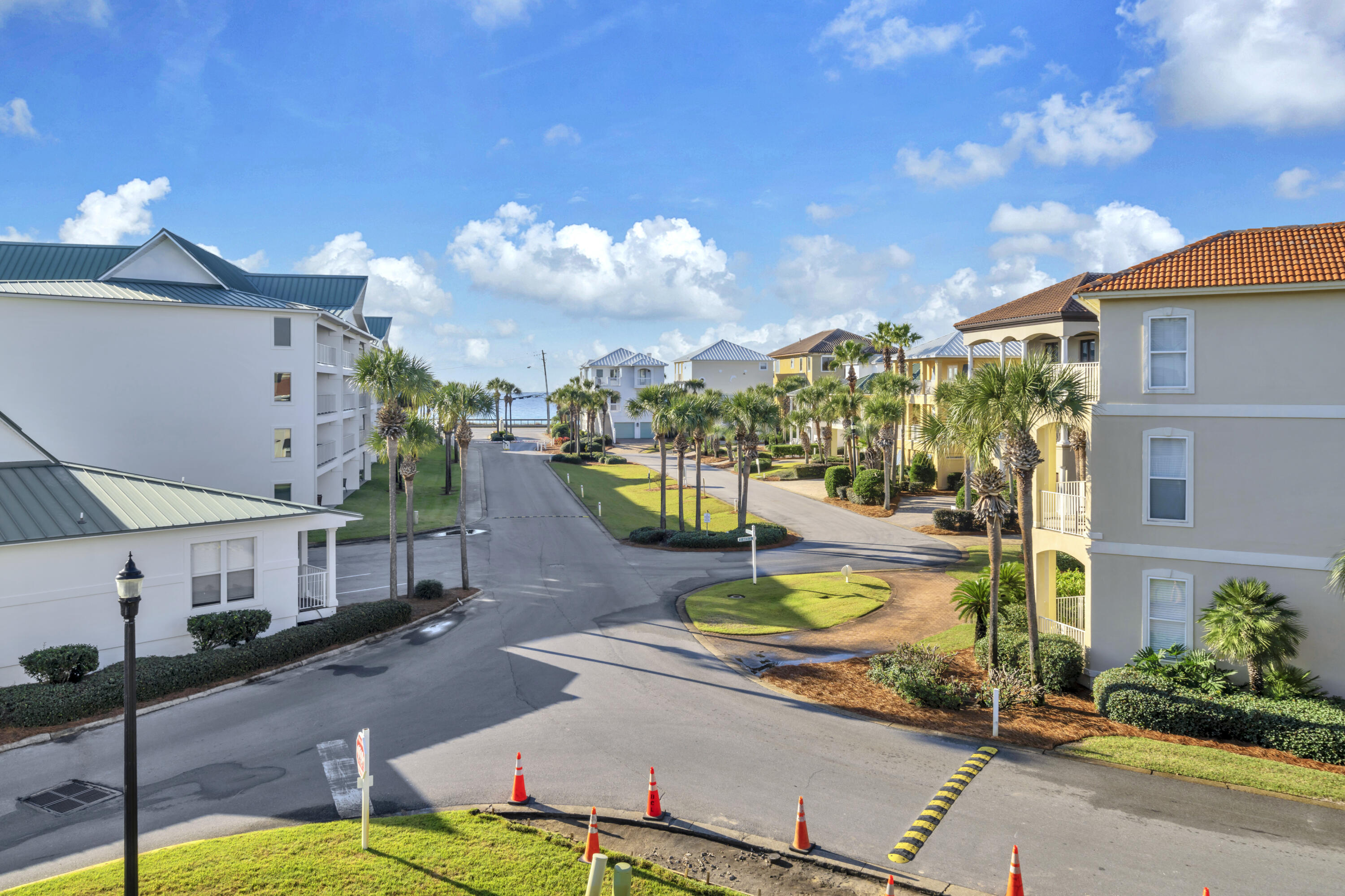 MARAVILLA CONDO 2 - Residential