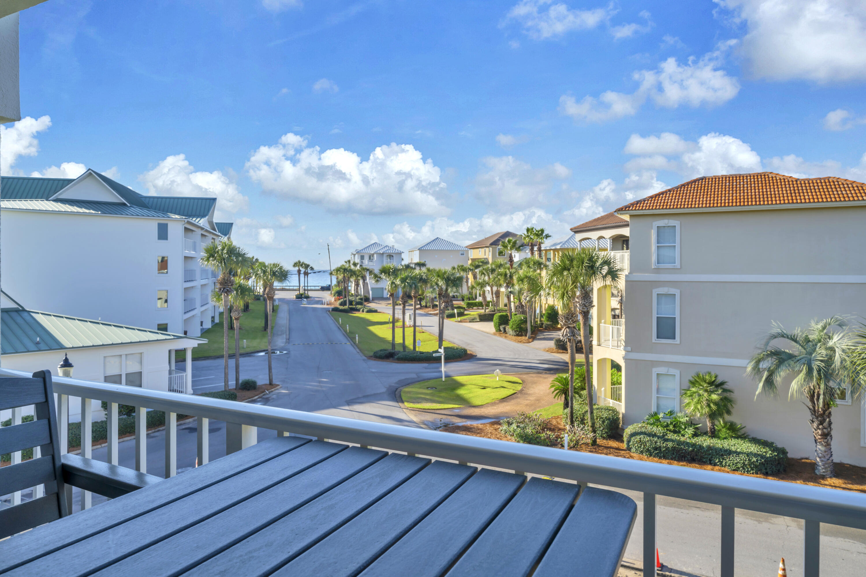 MARAVILLA CONDO 2 - Residential