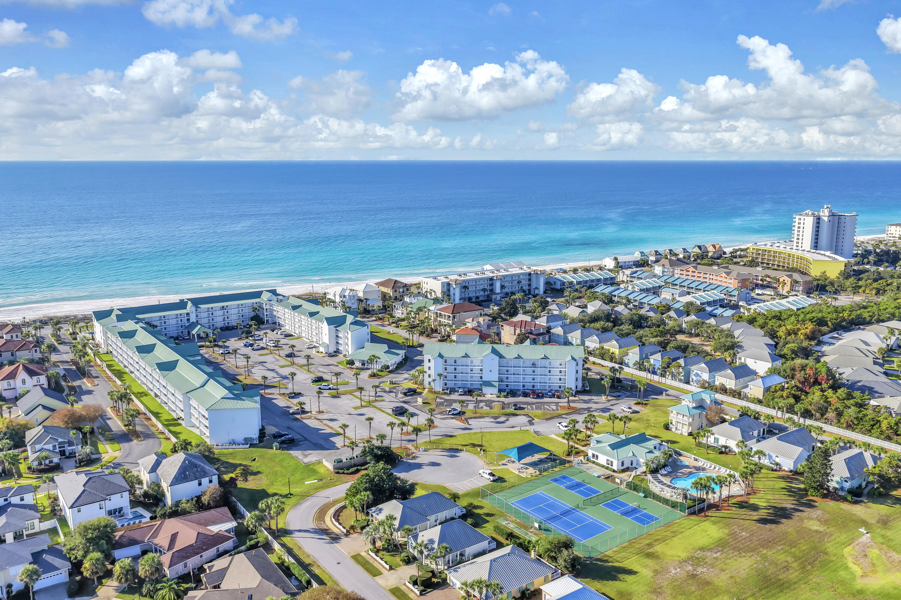 MARAVILLA CONDO 2 - Residential