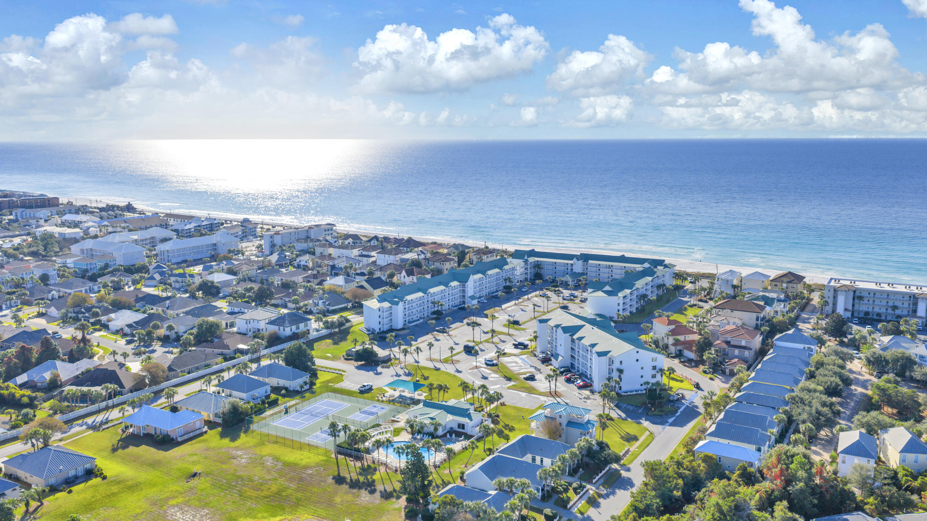 MARAVILLA CONDO 2 - Residential