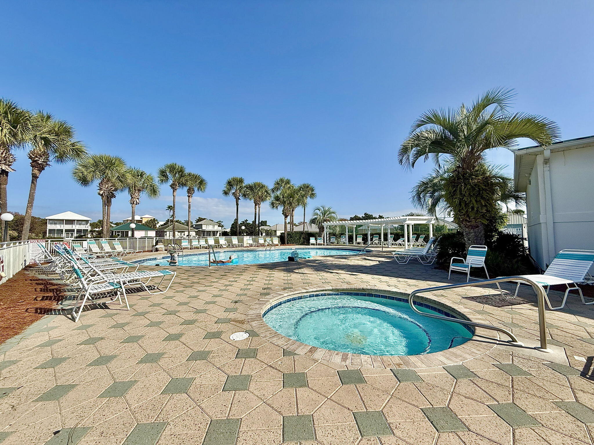 MARAVILLA CONDO 2 - Residential