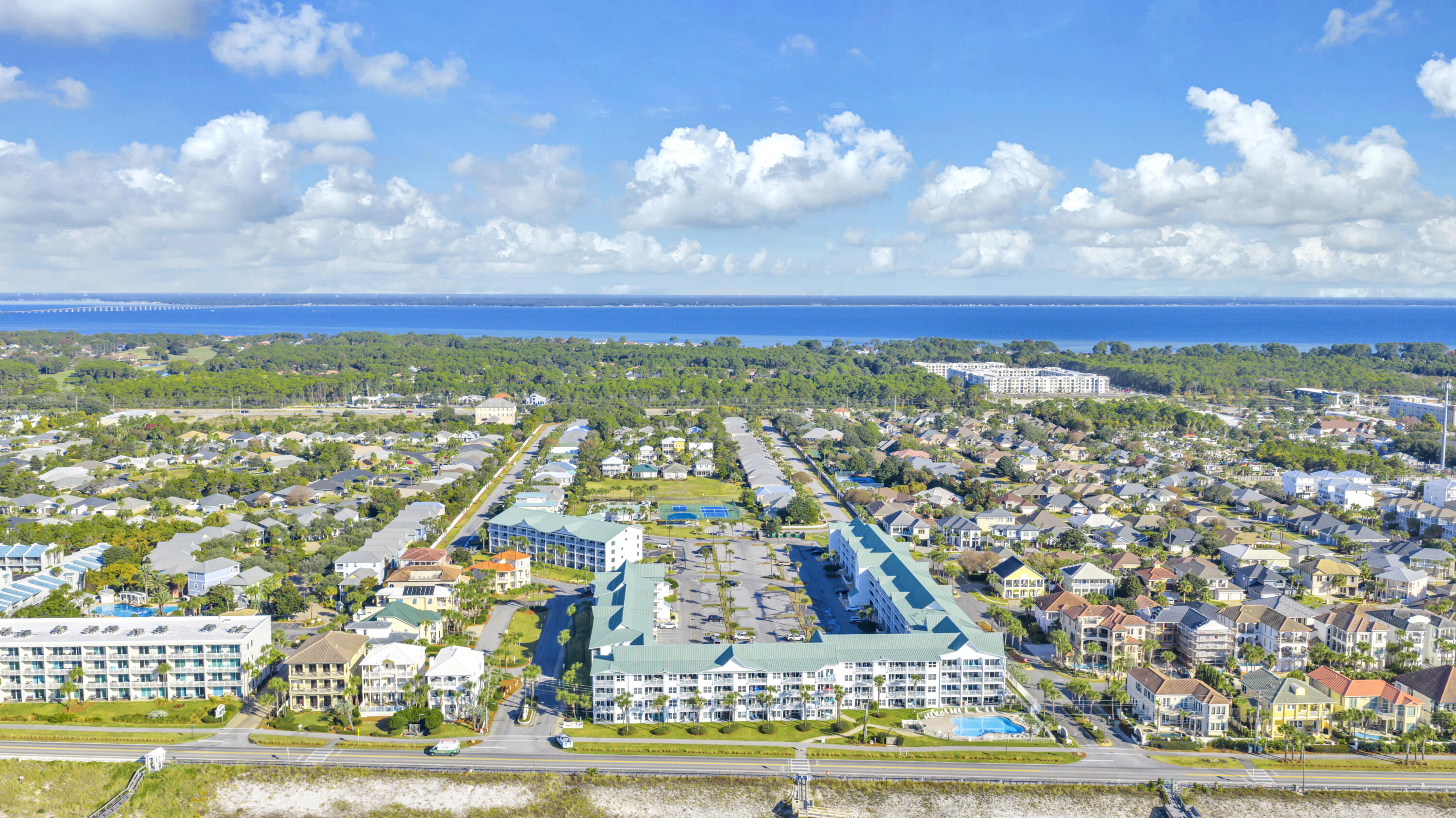 MARAVILLA CONDO 2 - Residential