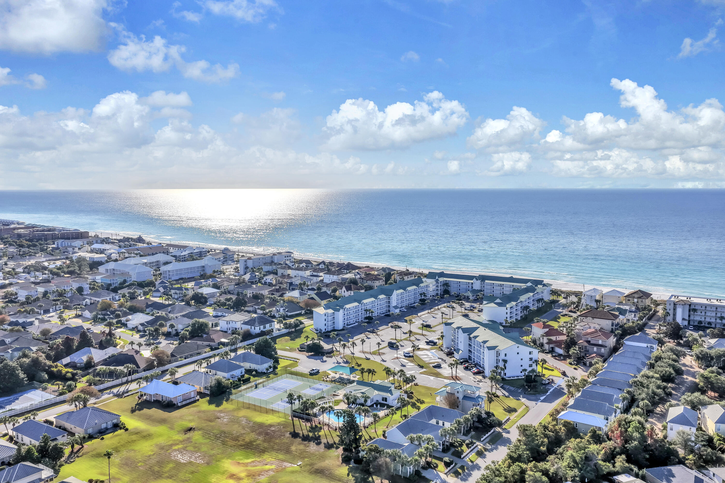 MARAVILLA CONDO 2 - Residential