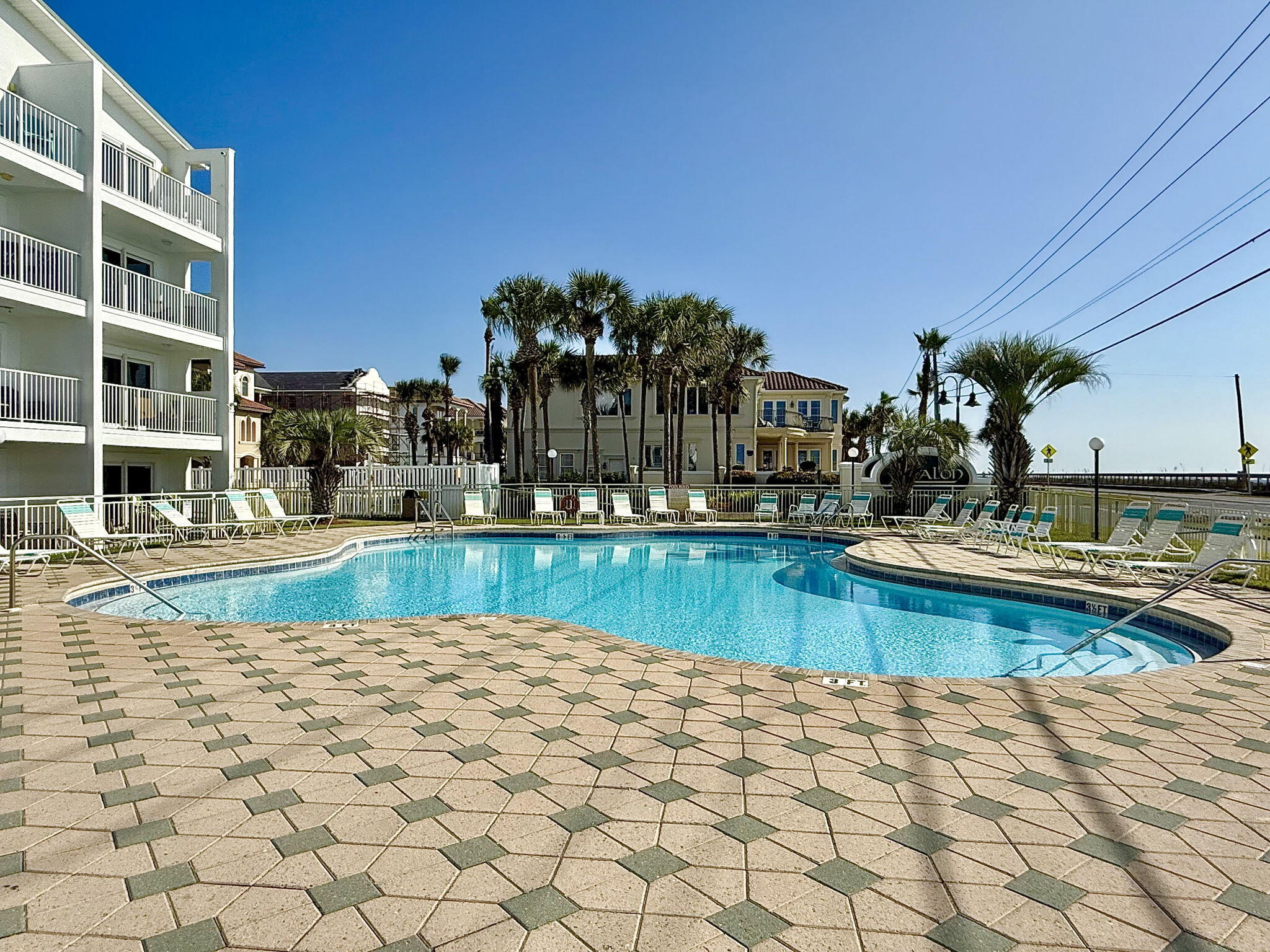 MARAVILLA CONDO 2 - Residential