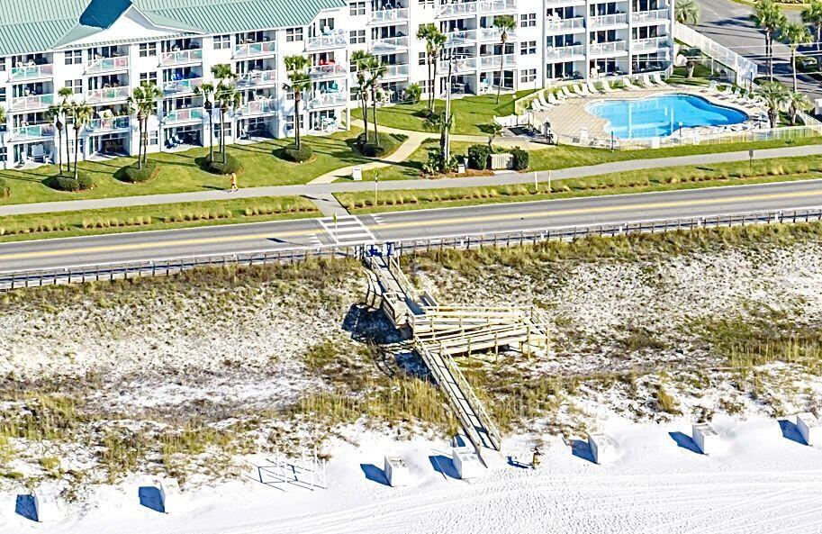 MARAVILLA CONDO 2 - Residential