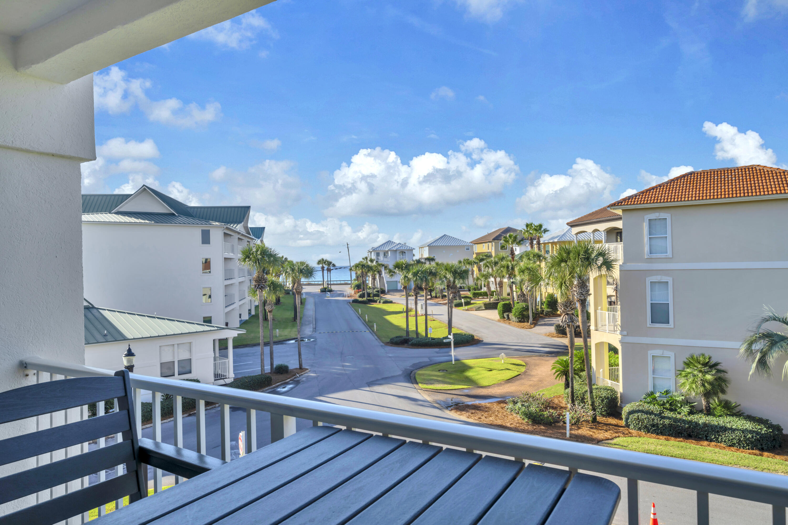 MARAVILLA CONDO 2 - Residential