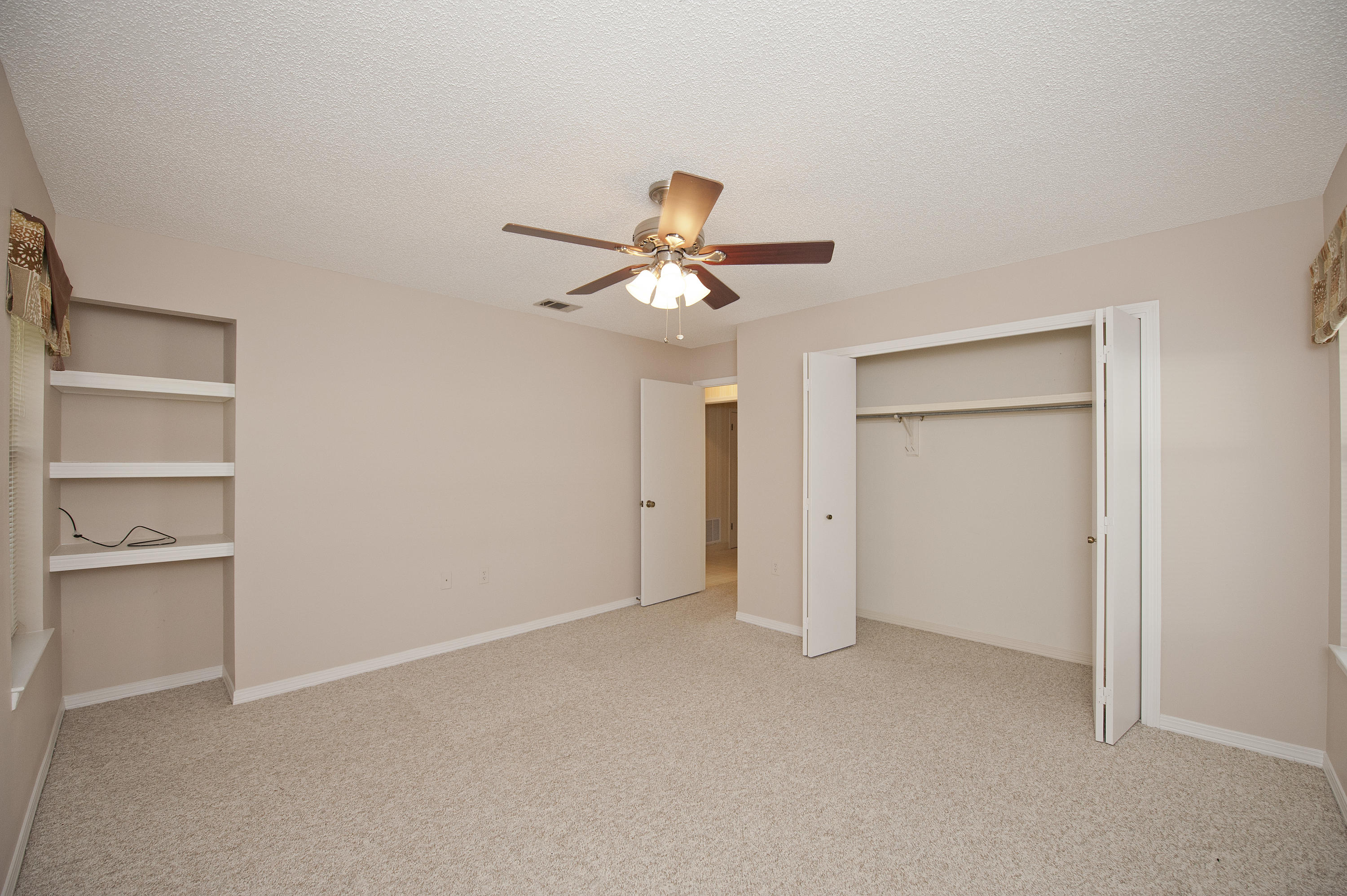 LAKE LORRAINE ESTATES 3 - Residential