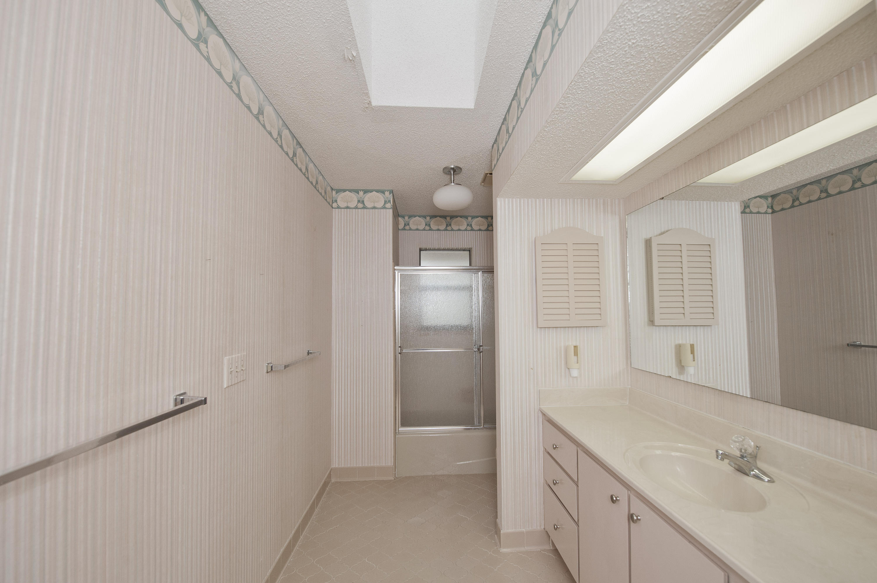 LAKE LORRAINE ESTATES 3 - Residential