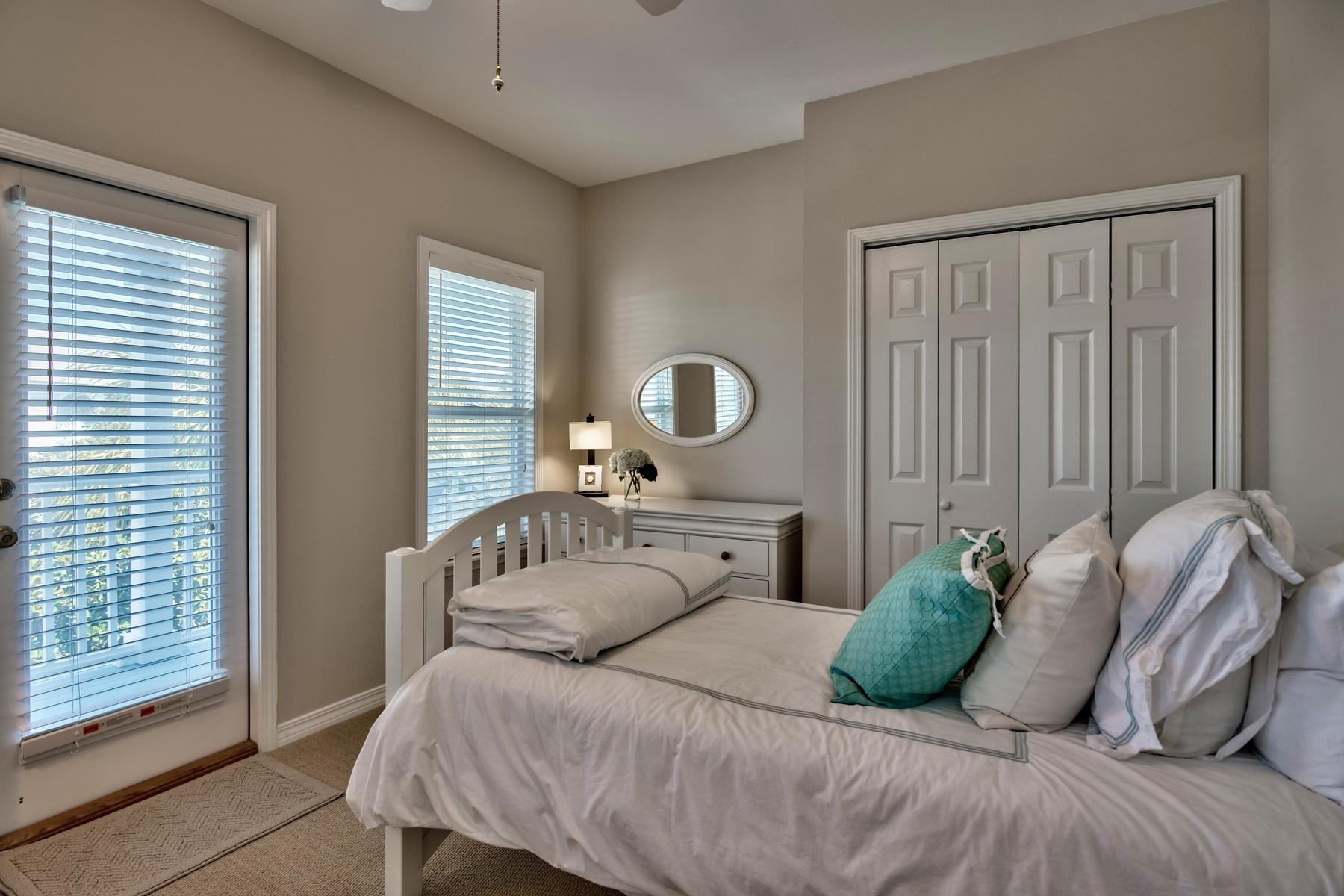 OLD FLORIDA COTTAGES - Residential