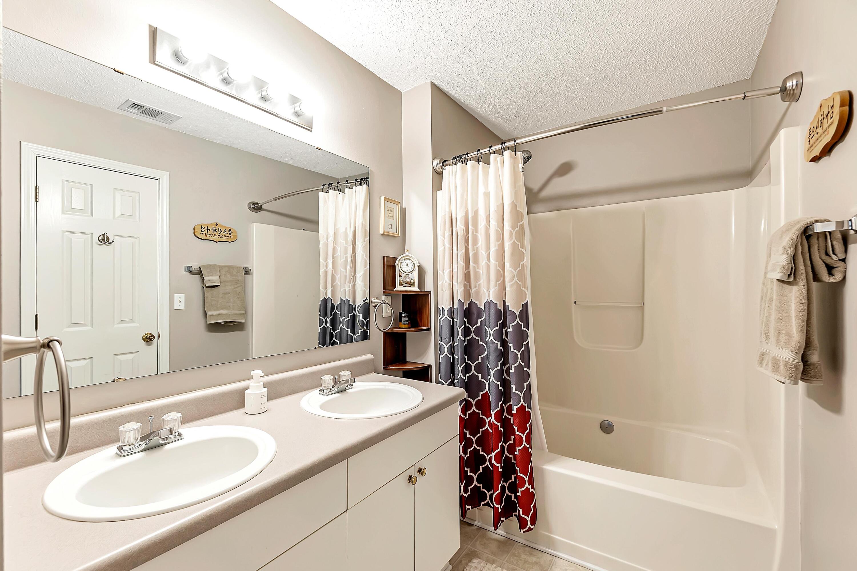 COUNTRYVIEW ESTATES 6TH ADDN PH1 - Residential