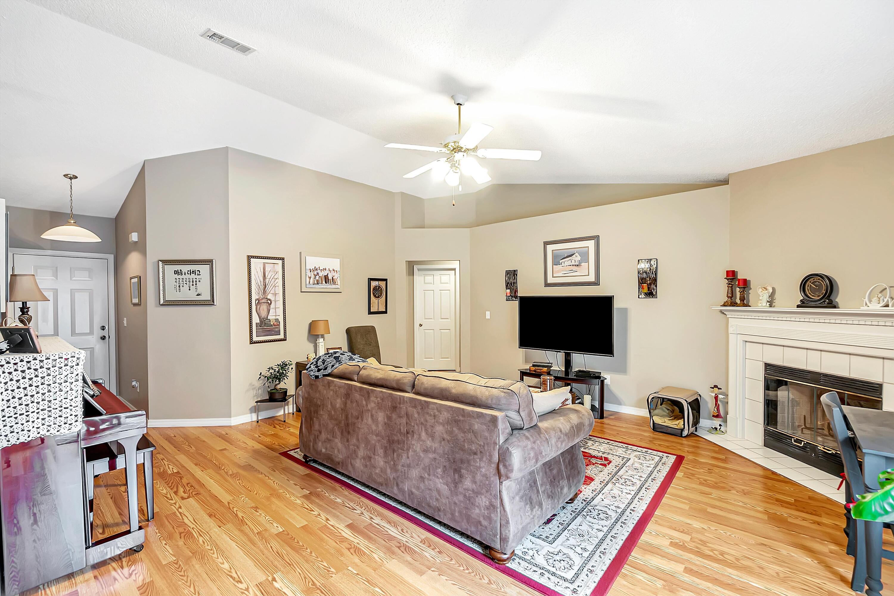 COUNTRYVIEW ESTATES 6TH ADDN PH1 - Residential