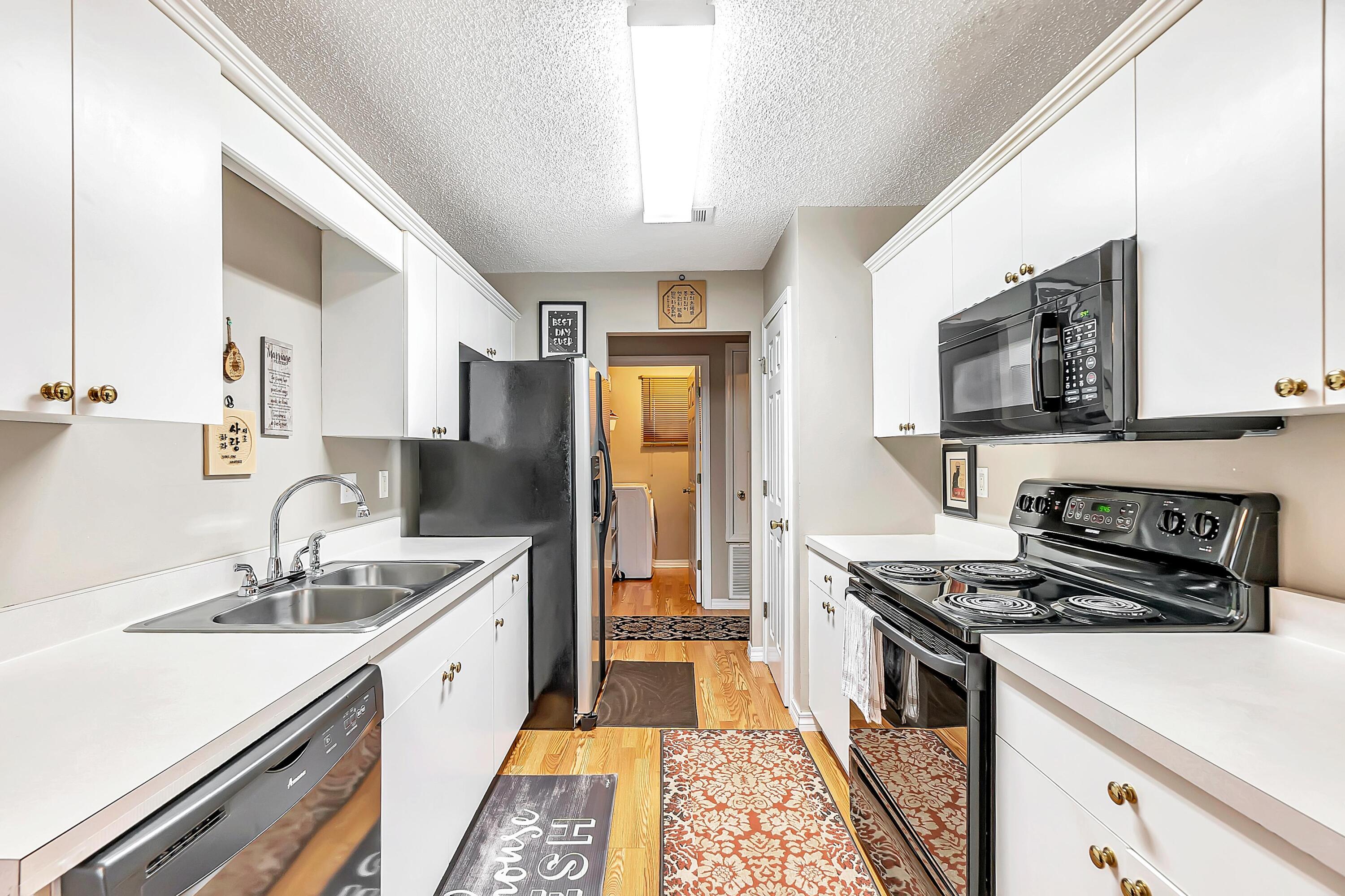 COUNTRYVIEW ESTATES 6TH ADDN PH1 - Residential
