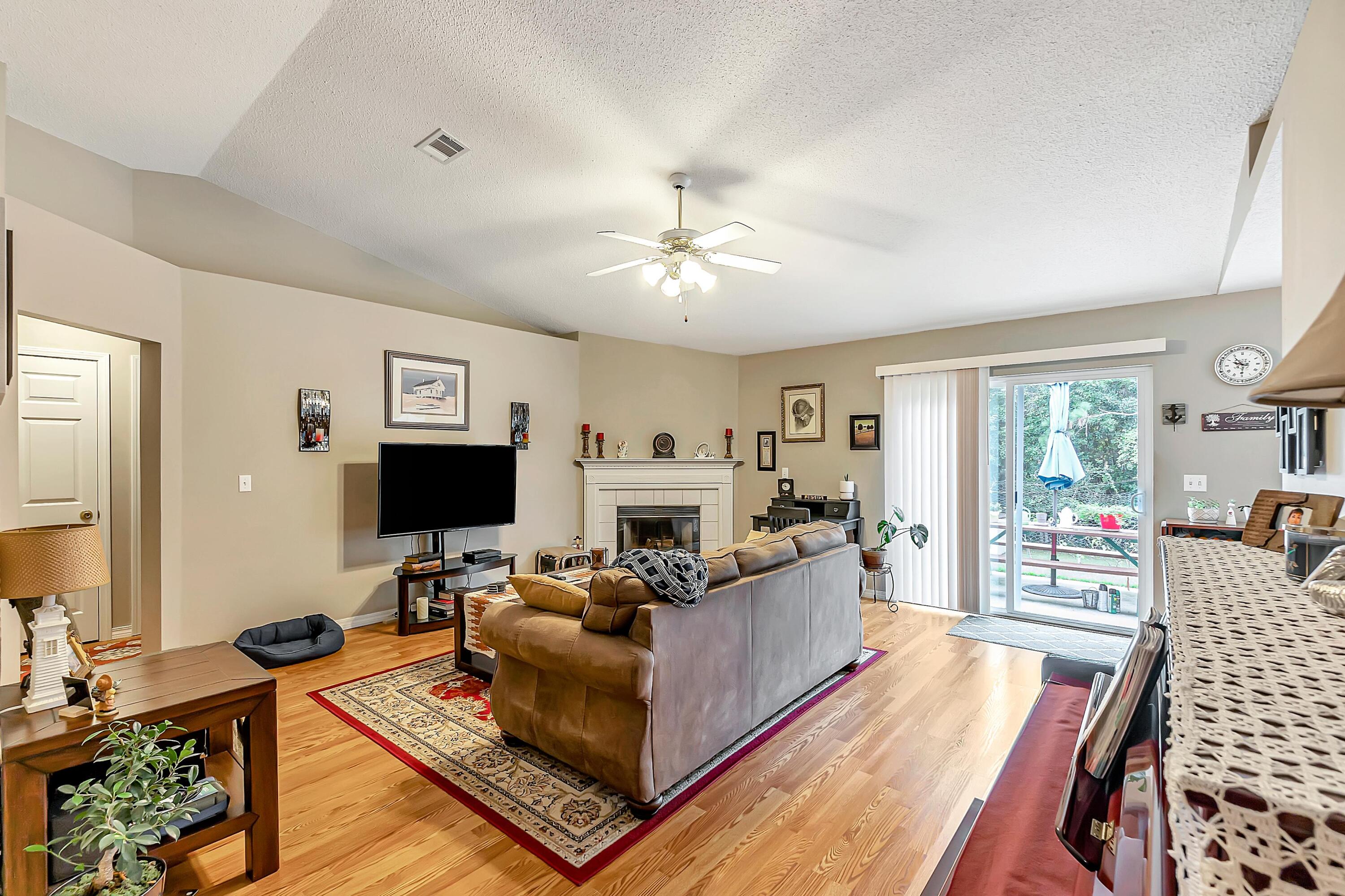 COUNTRYVIEW ESTATES 6TH ADDN PH1 - Residential