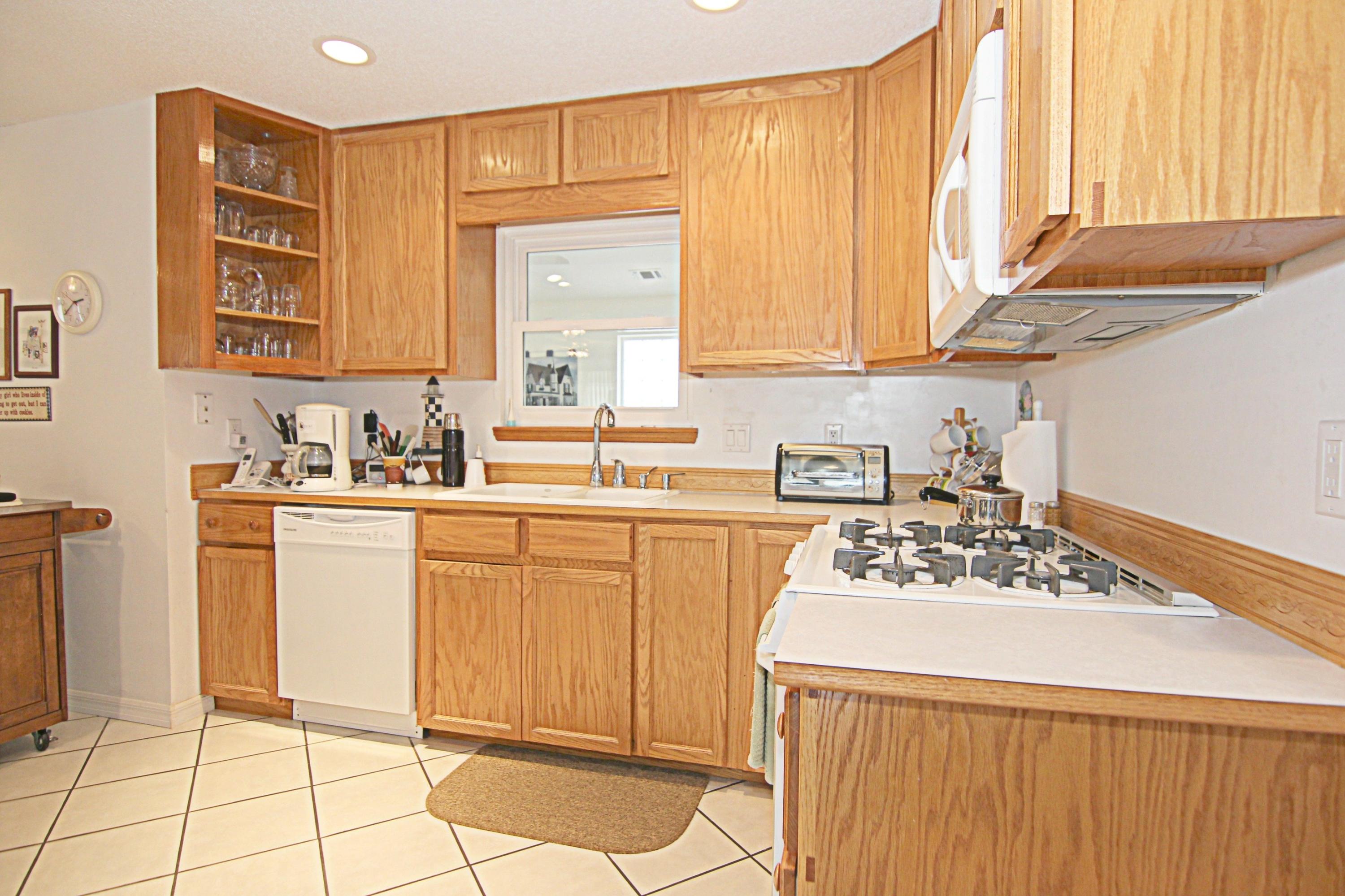 CRYSTAL LAKE ESTATES - Residential