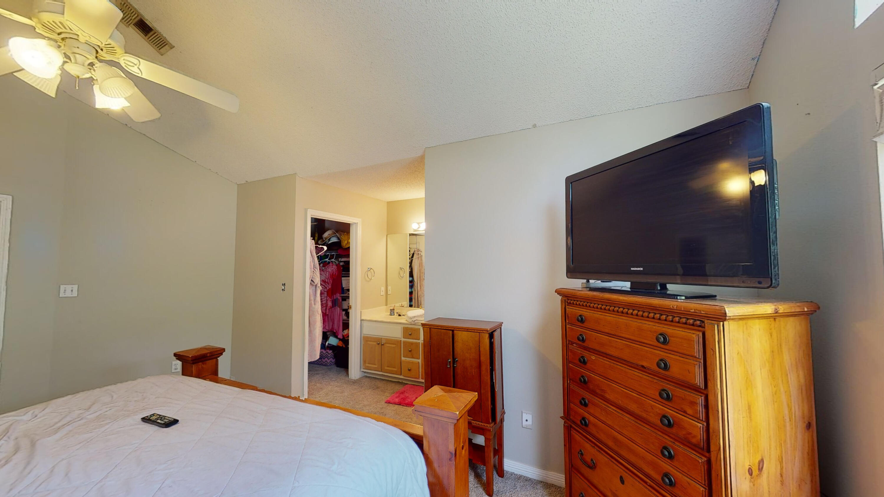 HIDDEN BAY VILLAGE - Residential