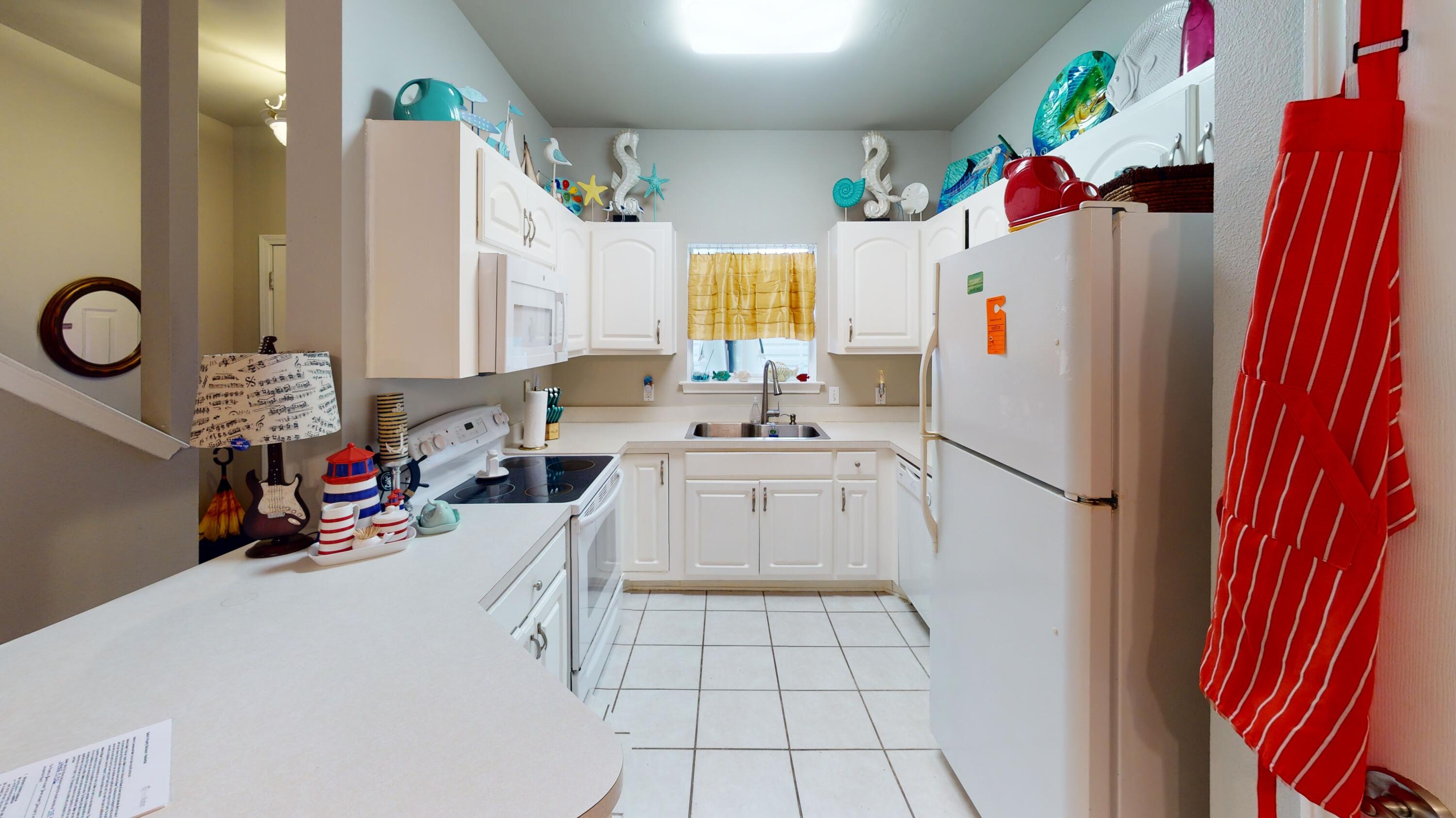 HIDDEN BAY VILLAGE - Residential